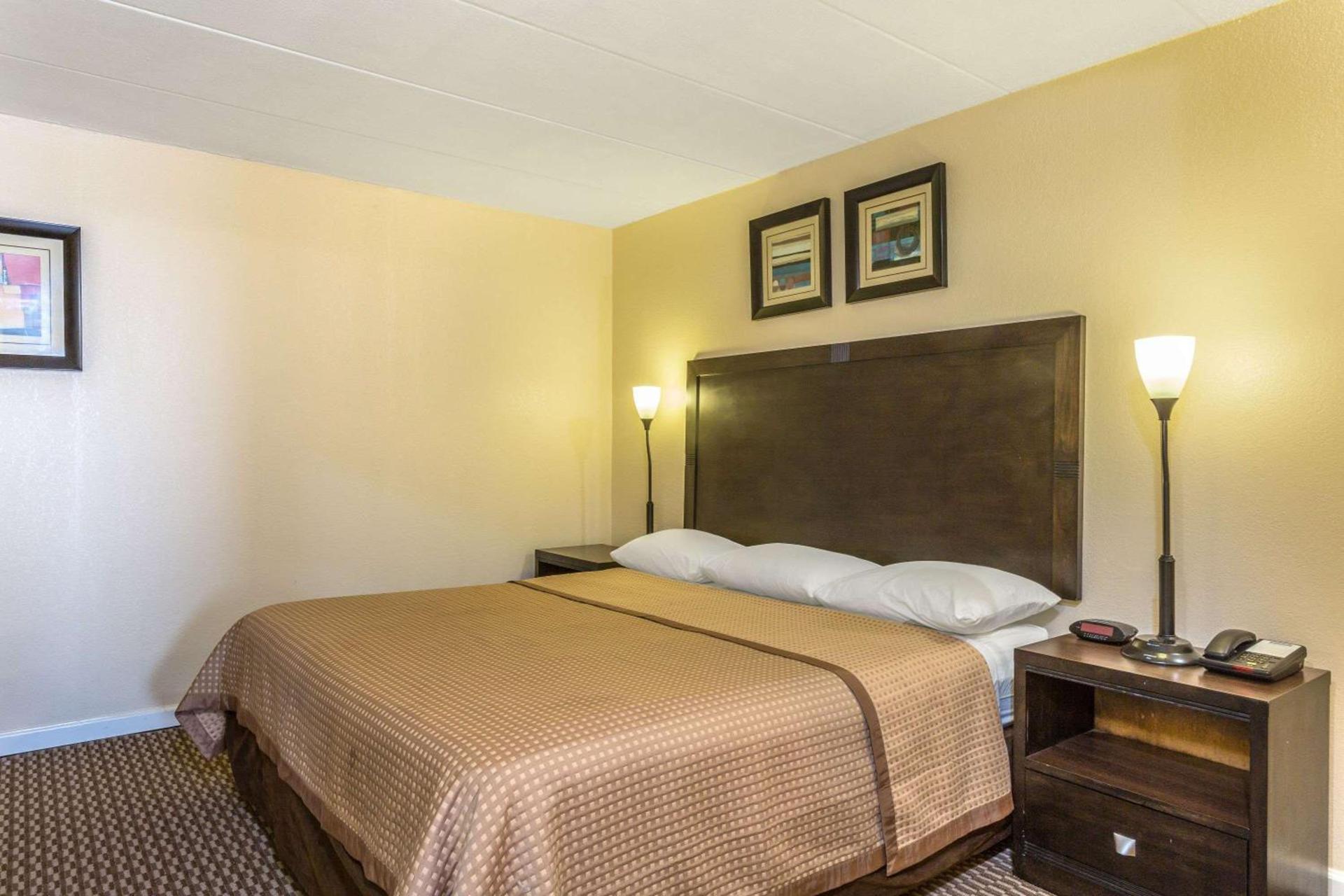 Aquarius Oceanfront Hotel photo 12