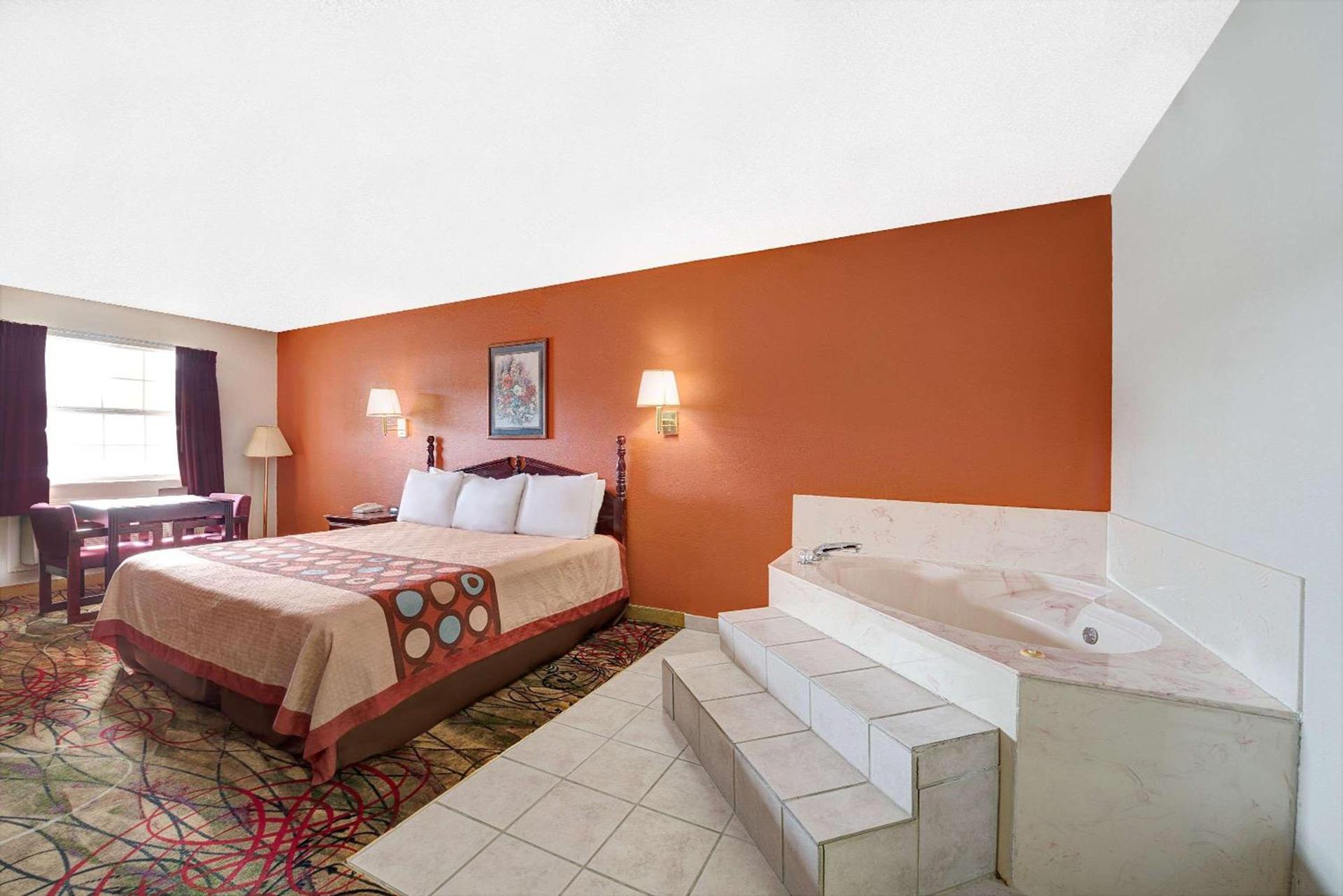 Super 8 by Wyndham Dallas South photo 9