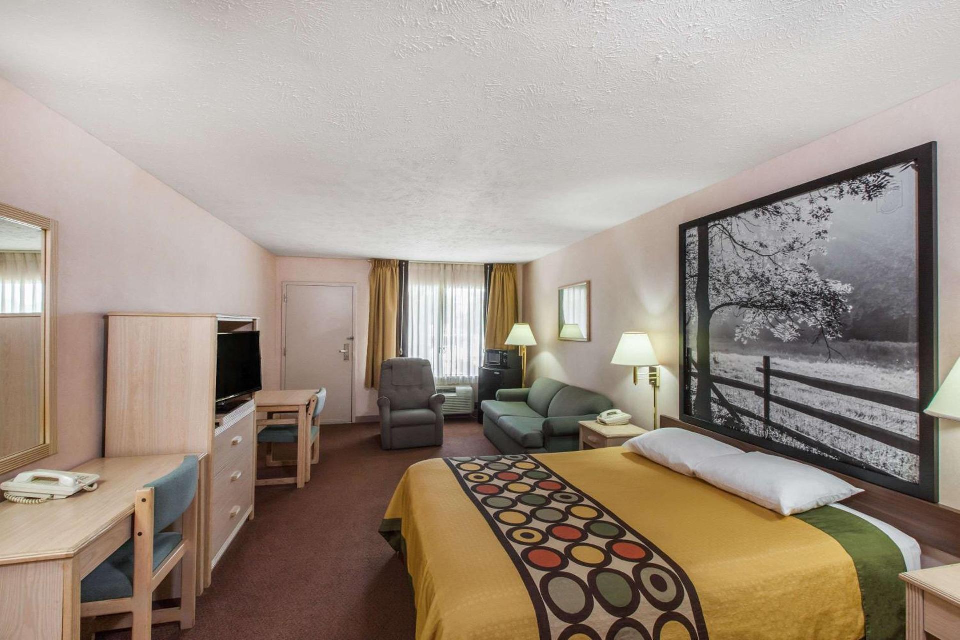 Super 8 by Wyndham Jasper TX photo 13
