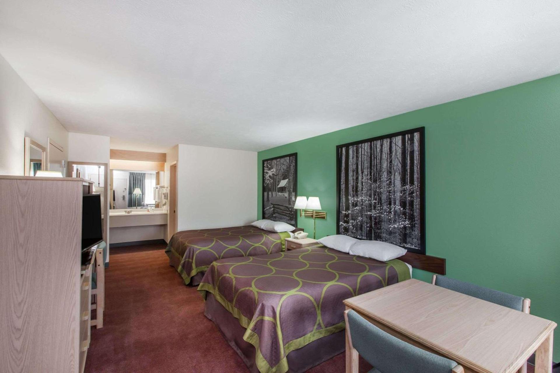 Super 8 by Wyndham Jasper TX photo 7