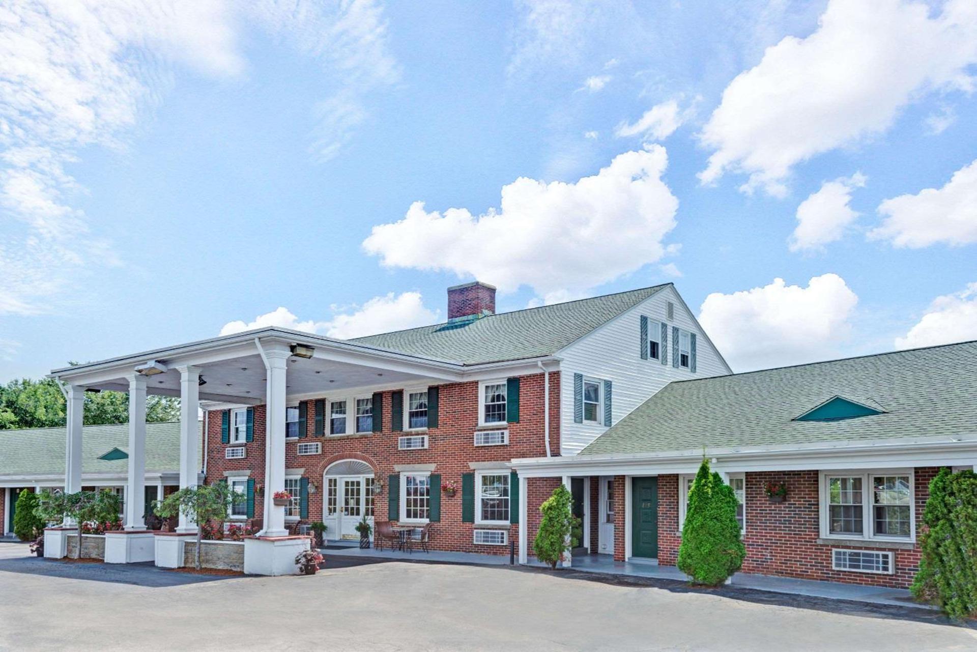 Colonial Inn Seekonk photo 7