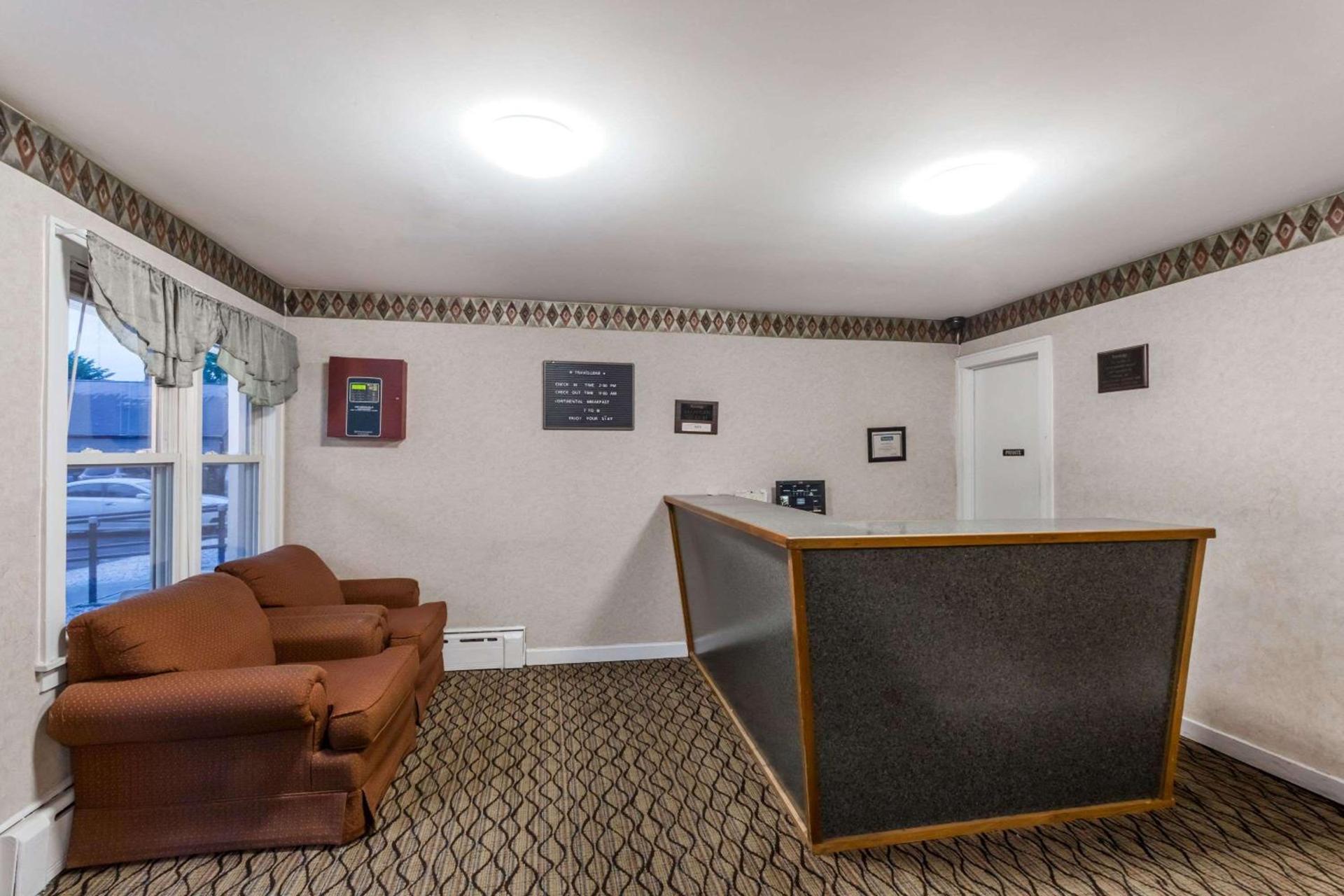 Travelodge by Wyndham Great Barrington Berkshires photo 2