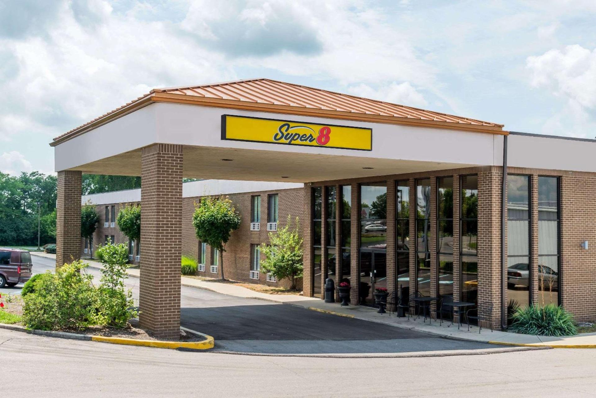 Super 8 by Wyndham Miamisburg Dayton S Area OH — hotel in Miamisburg