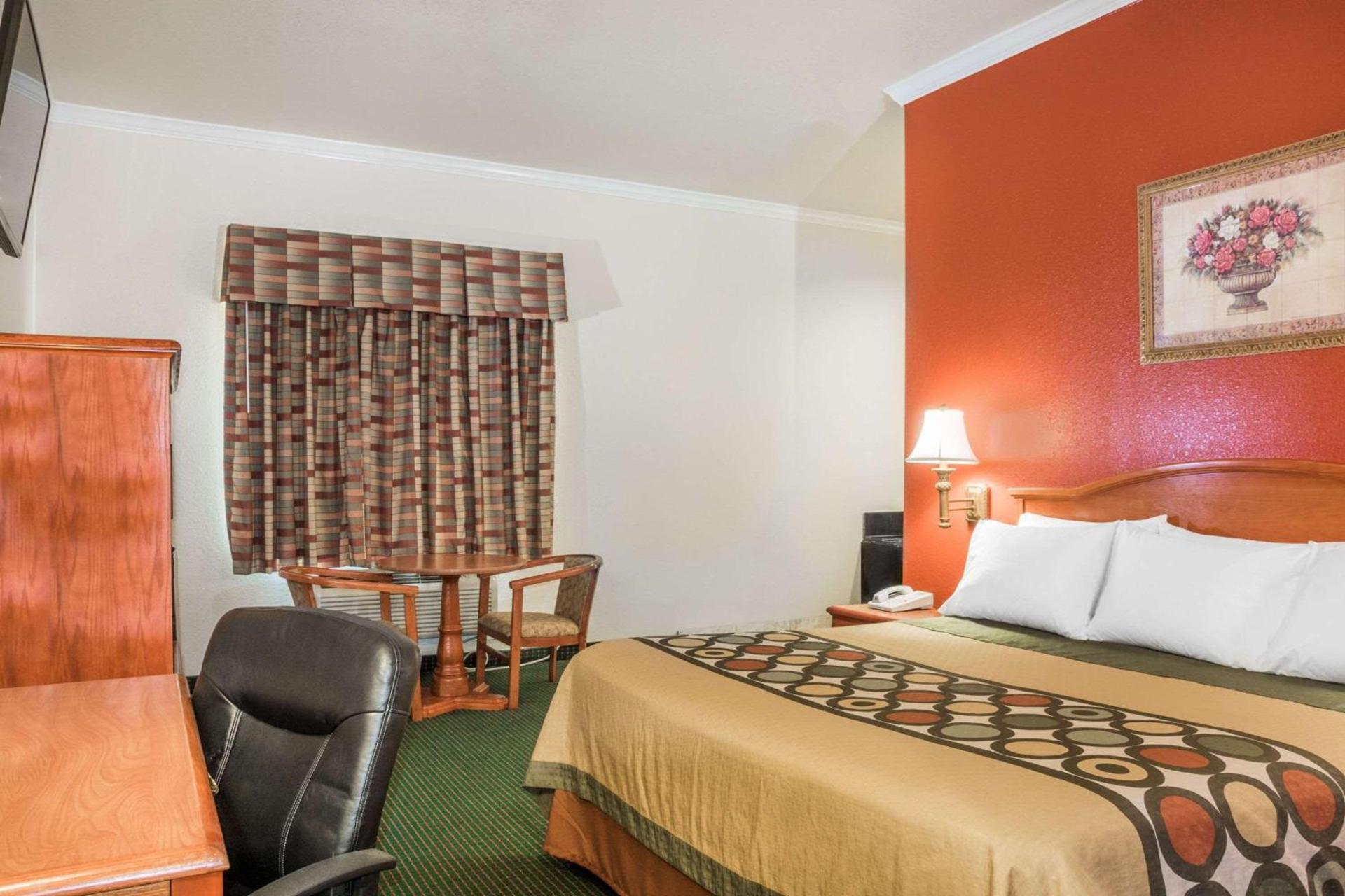 Super 8 by Wyndham Brookshire TX photo 10