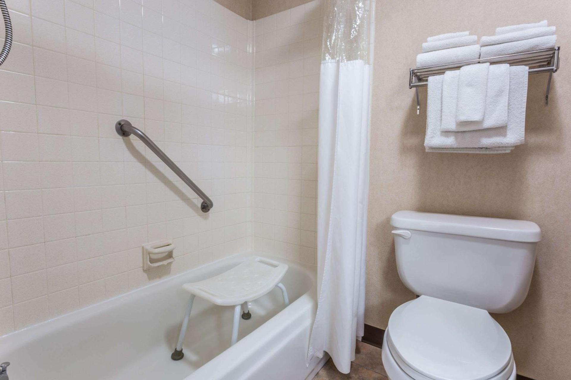 Travelodge by Wyndham Pioneer Villa photo 11