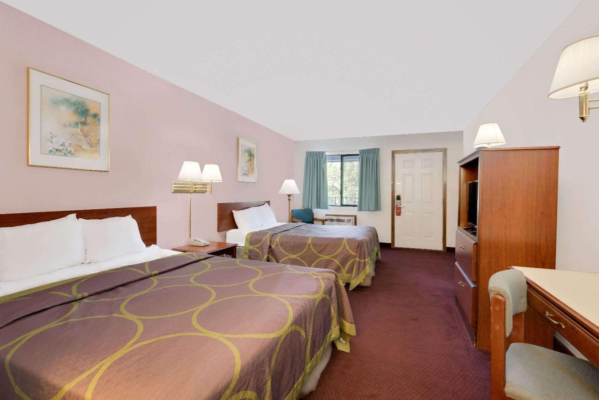 Super 8 by Wyndham Keystone/Mt. Rushmore photo 5