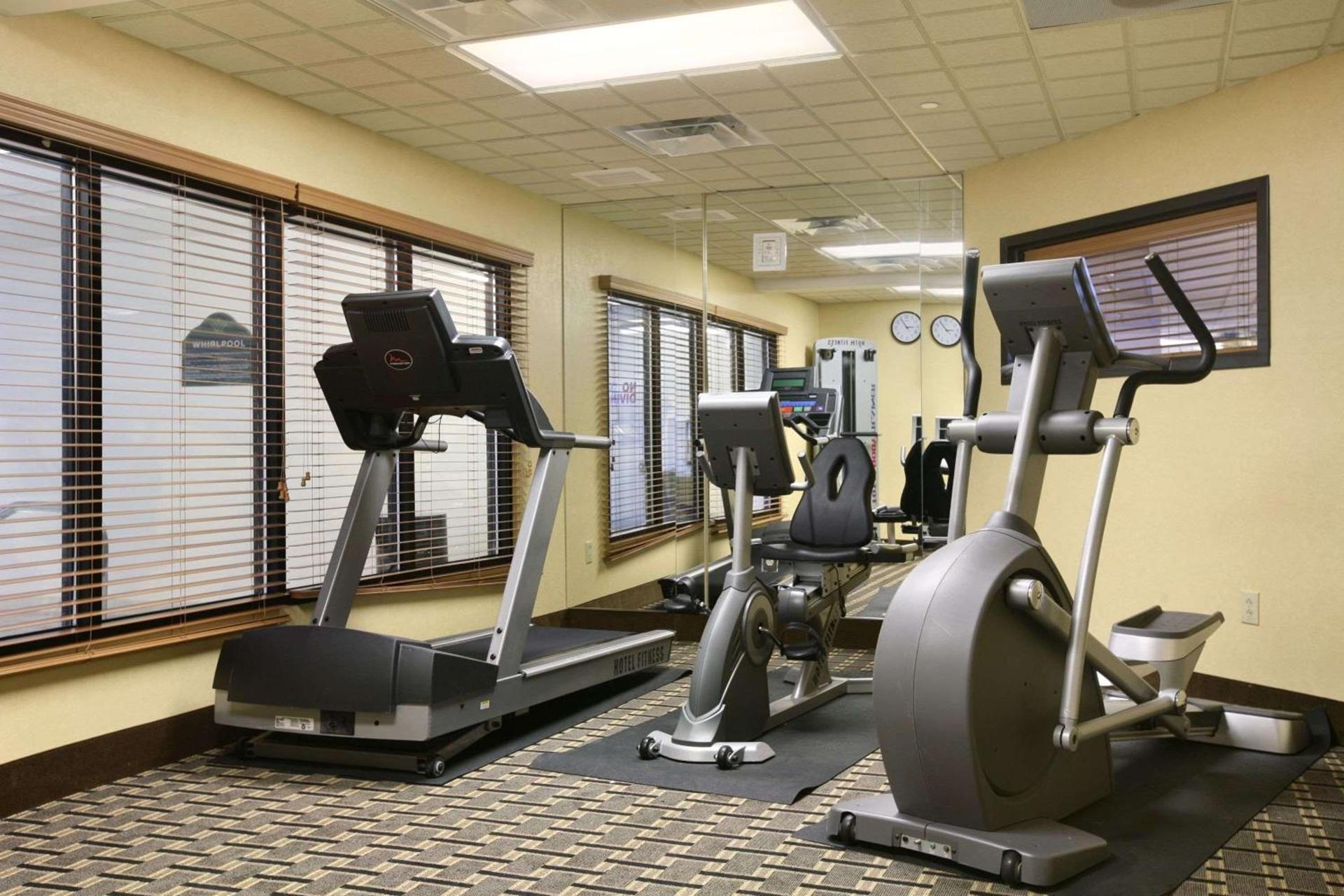 Wingate by Wyndham Dayton - Fairborn photo 4