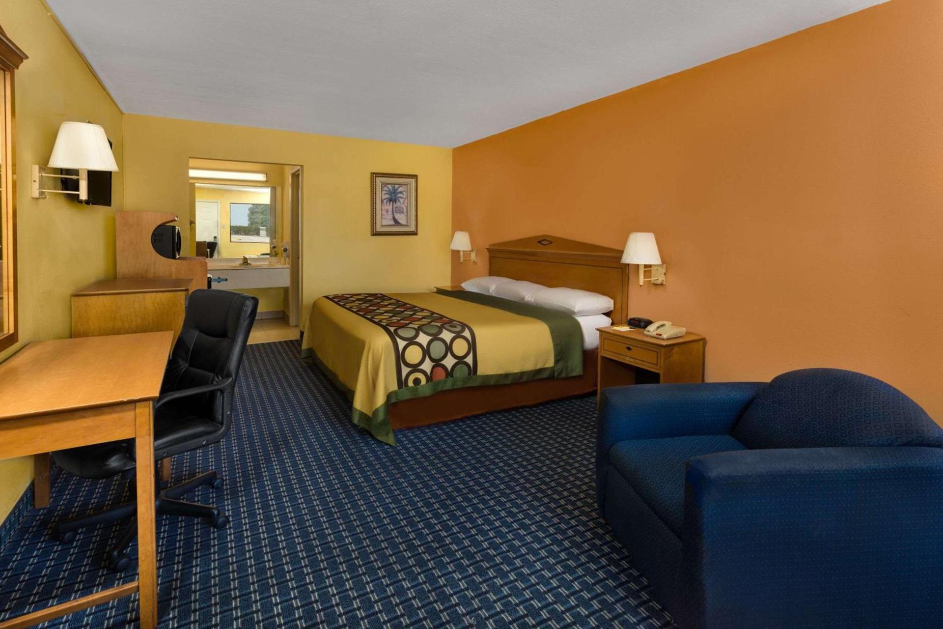 Super 8 by Wyndham Breaux Bridge photo 13