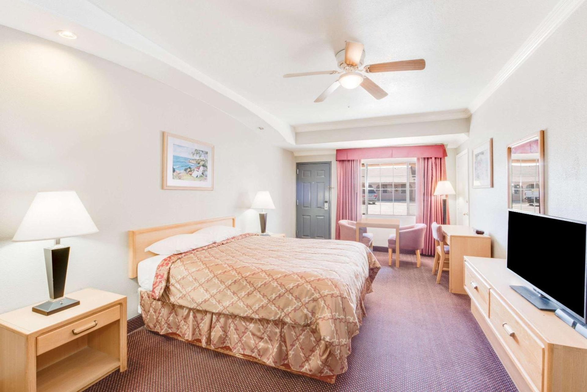 Knights Inn Van Horn photo 8