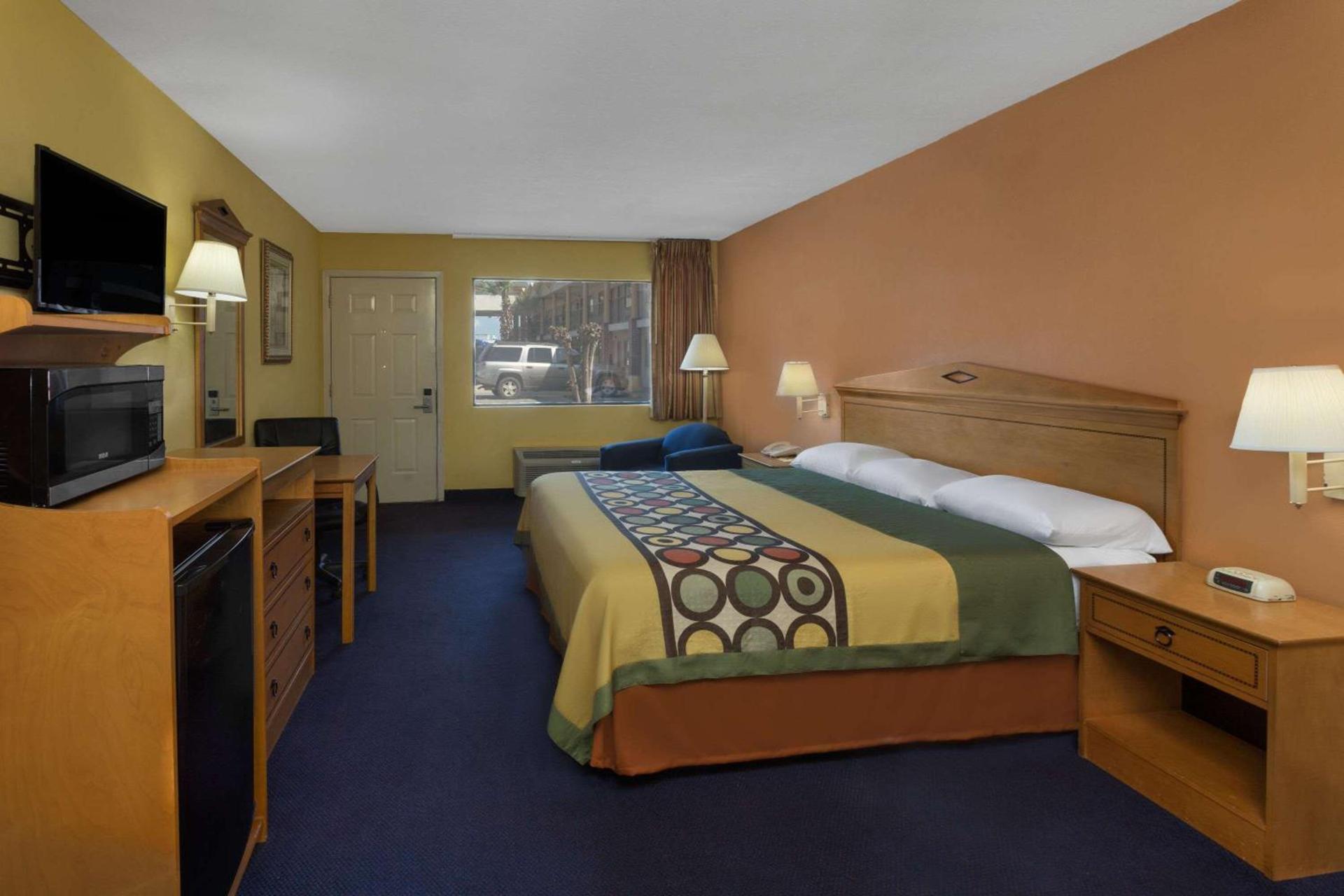 Super 8 by Wyndham Breaux Bridge photo 8