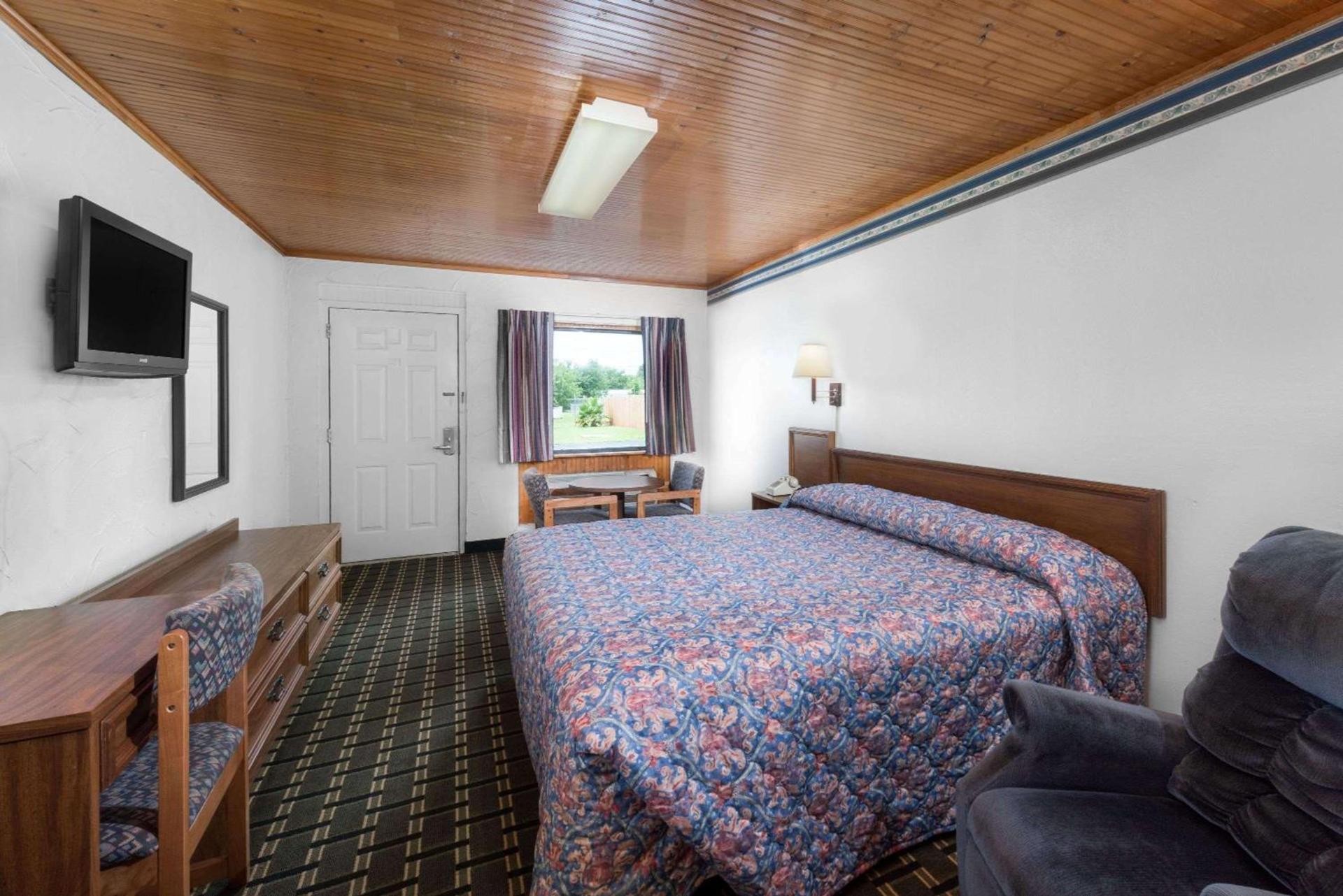 Post Oak Inn photo 10