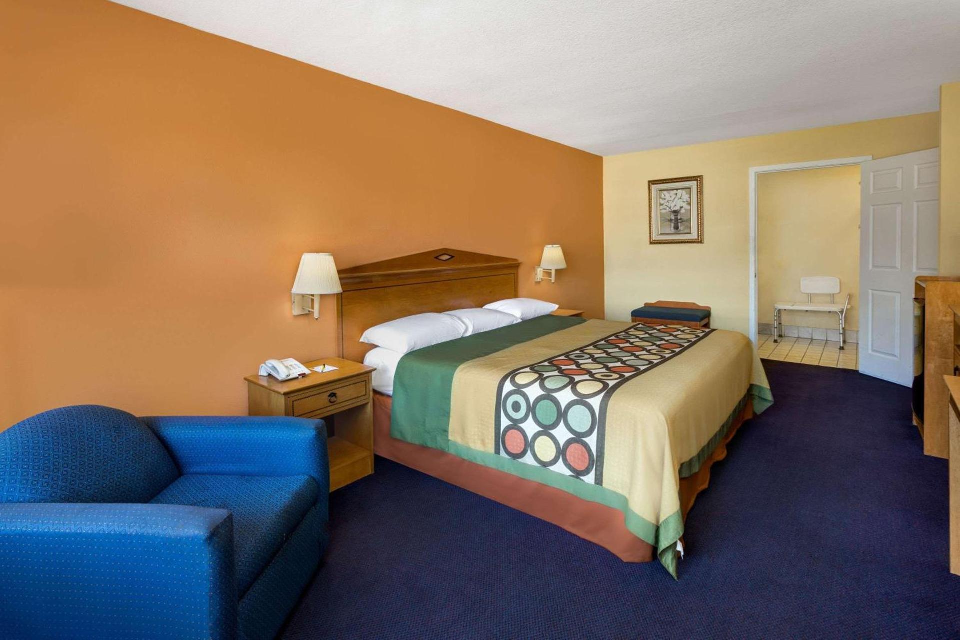 Super 8 by Wyndham Breaux Bridge photo 27