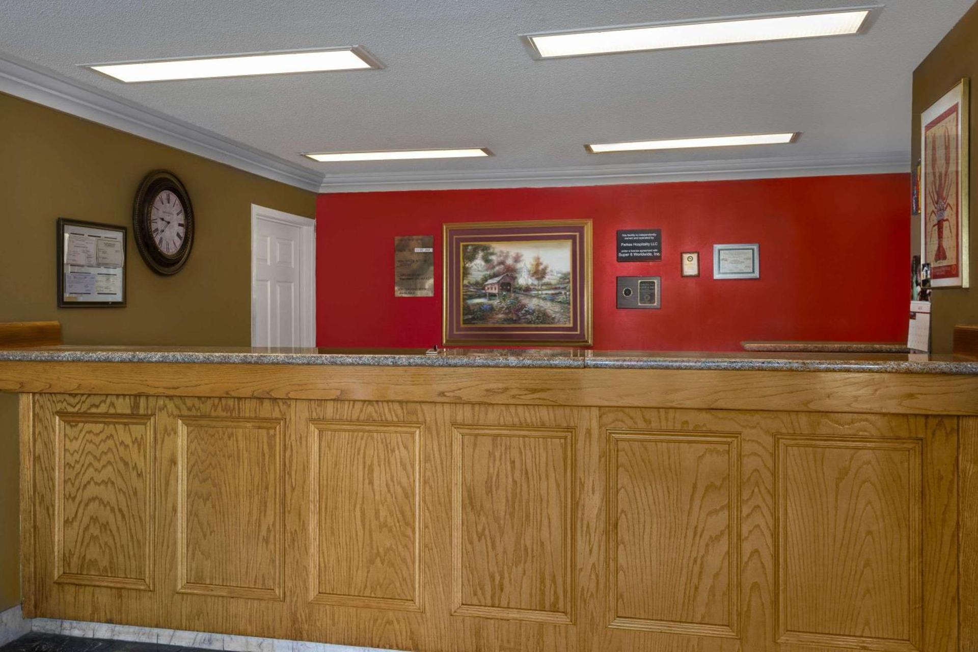 Super 8 by Wyndham Breaux Bridge photo 3