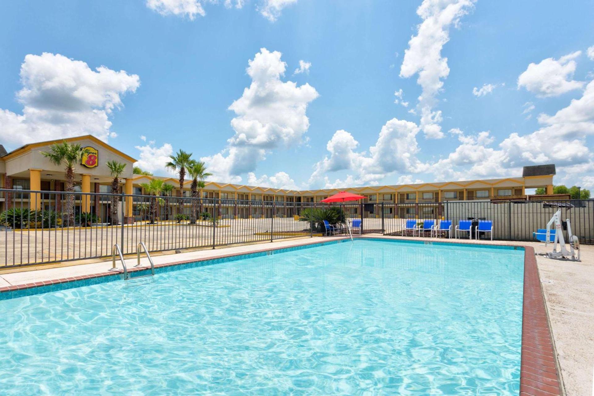 Super 8 by Wyndham Breaux Bridge photo 5