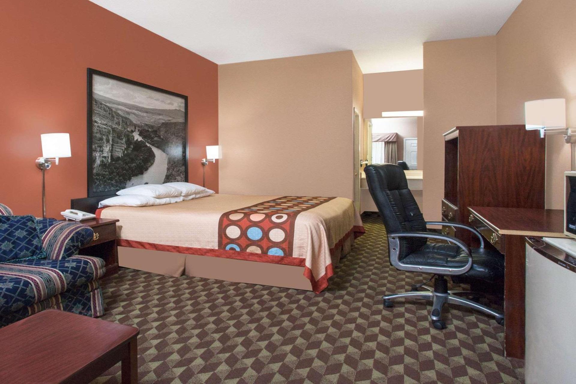 Super 8 by Wyndham Bastrop TX photo 10