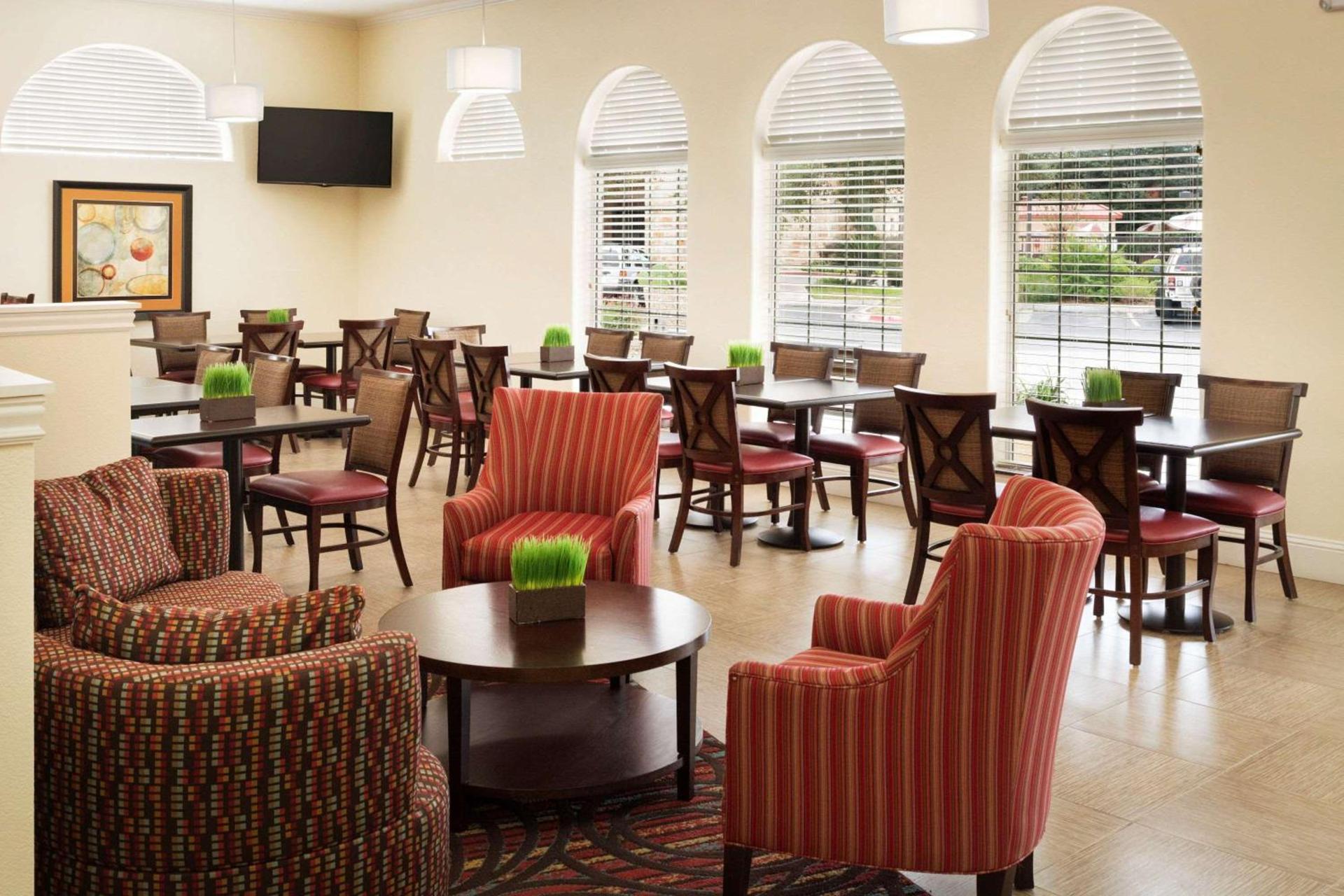 Wingate by Wyndham San Marcos photo 33