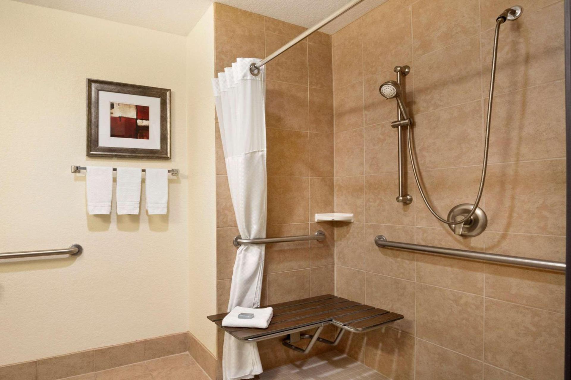Wingate by Wyndham San Marcos photo 38