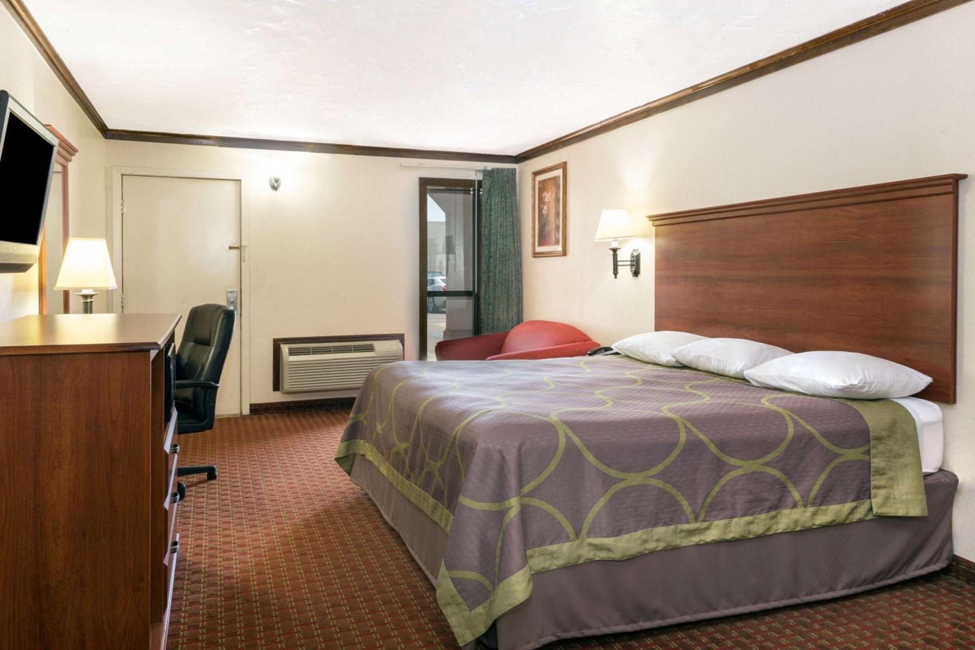 Super 8 by Wyndham Enid photo 7