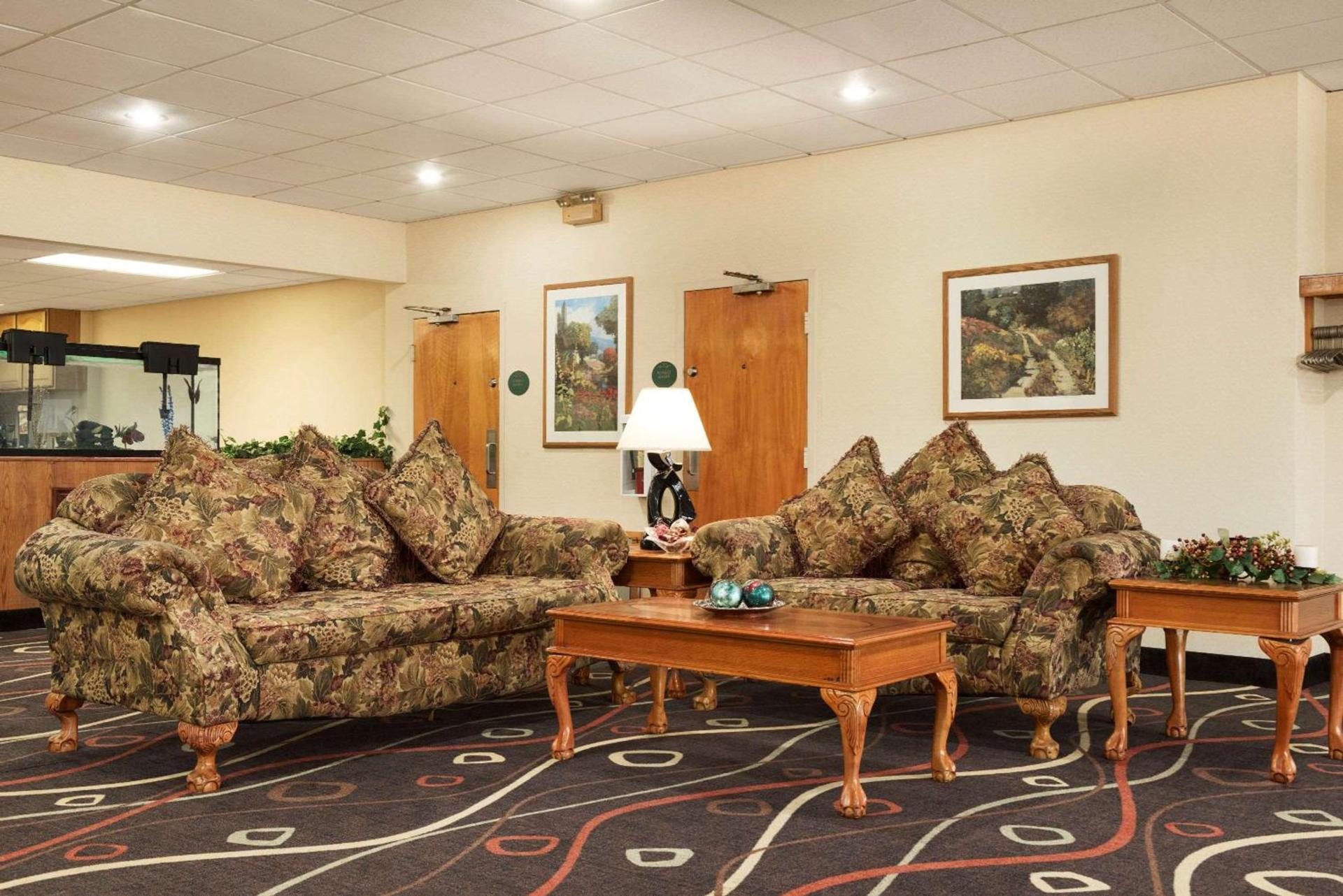 Travelodge by Wyndham Sturgis photo 23