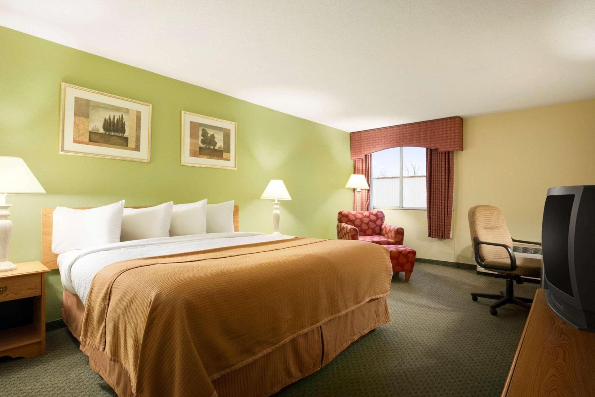 Travelodge by Wyndham Sturgis photo 21