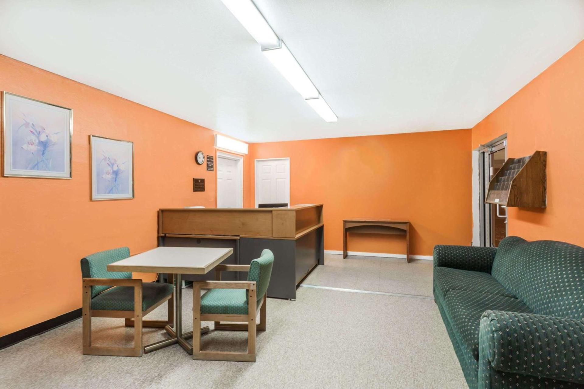 Americas Best Value Inn Wendover photo 19