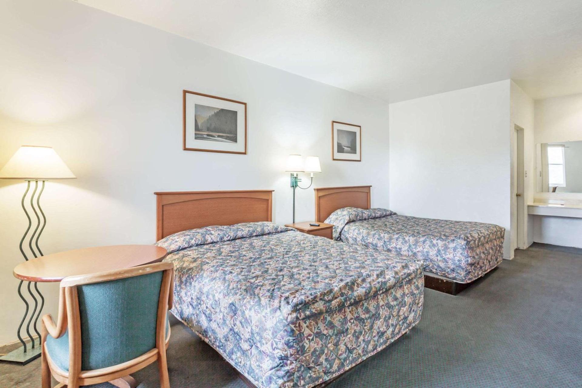 Americas Best Value Inn Wendover photo 20