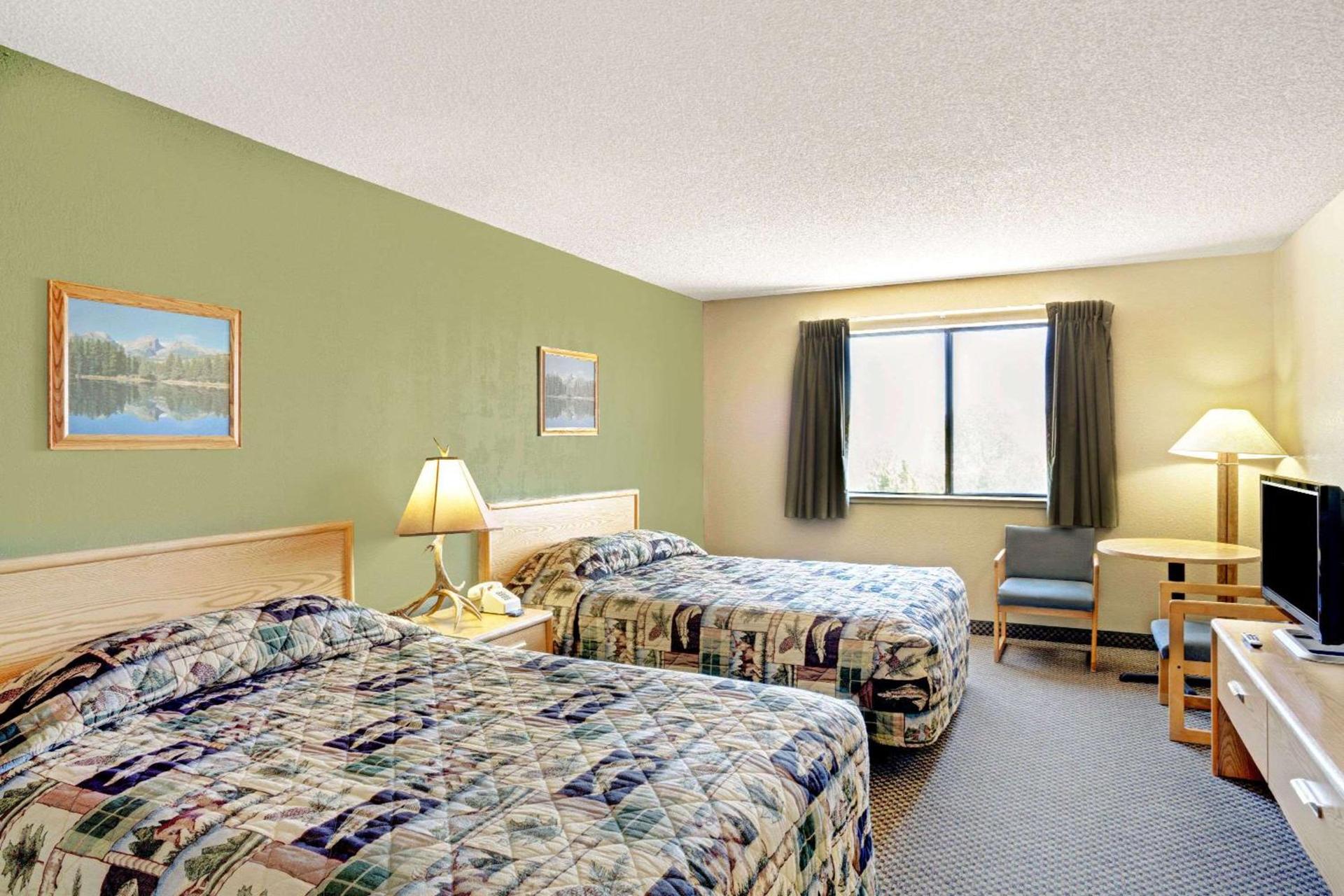 Topaz Lodge photo 13