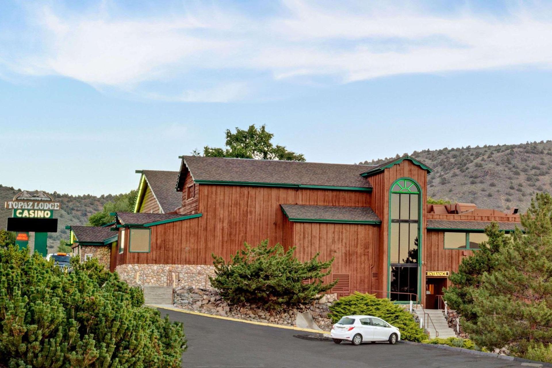 Topaz Lodge photo 1