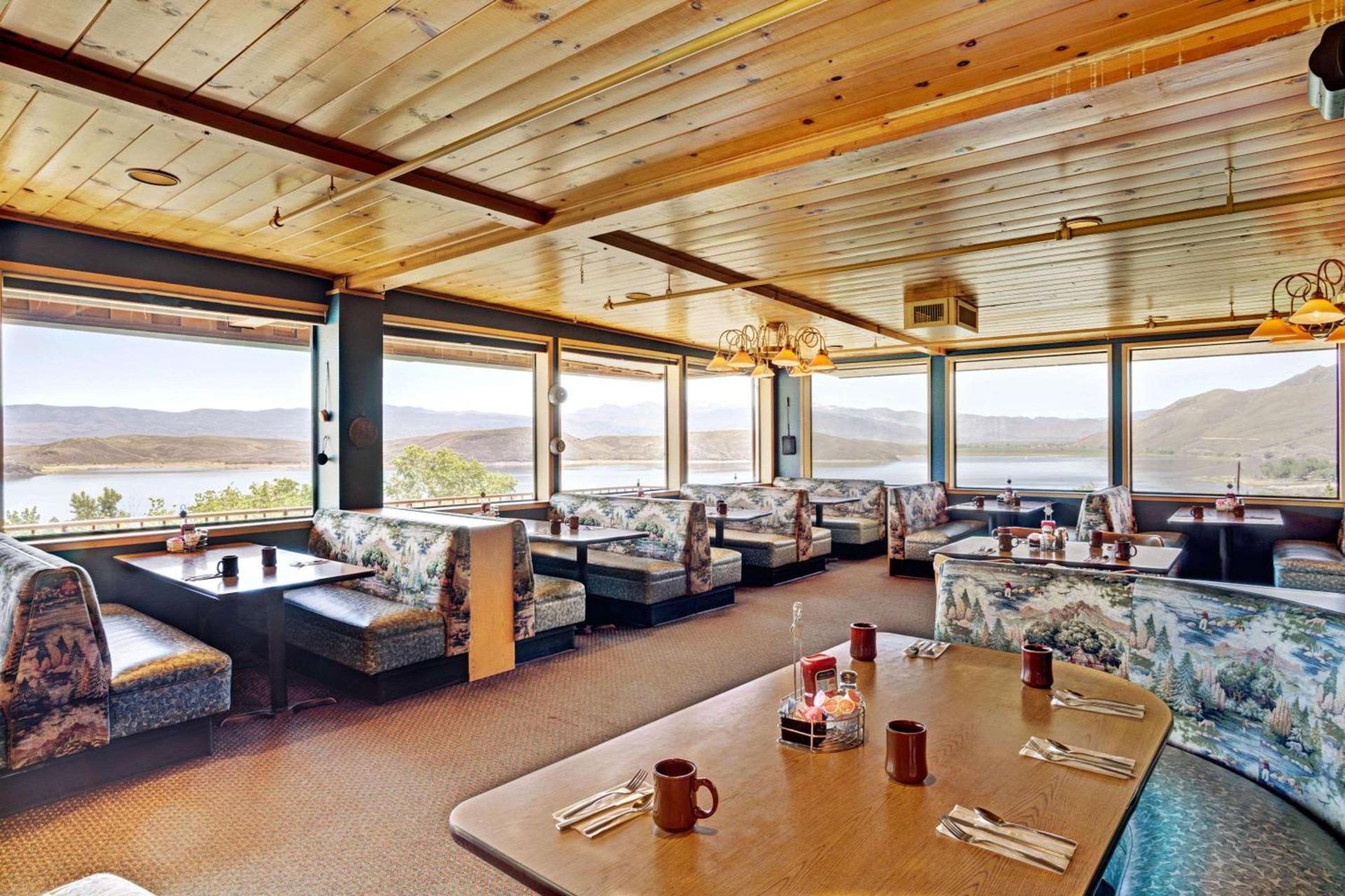 Topaz Lodge photo 12