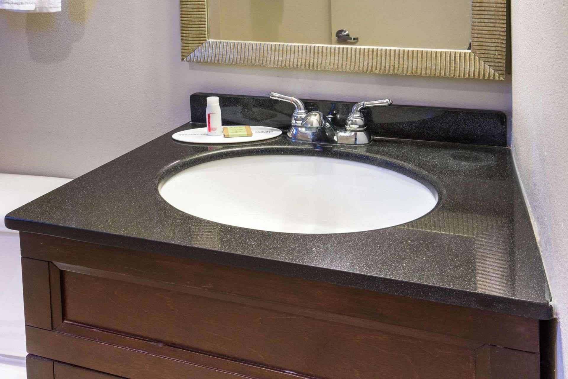 Global Inn photo 18