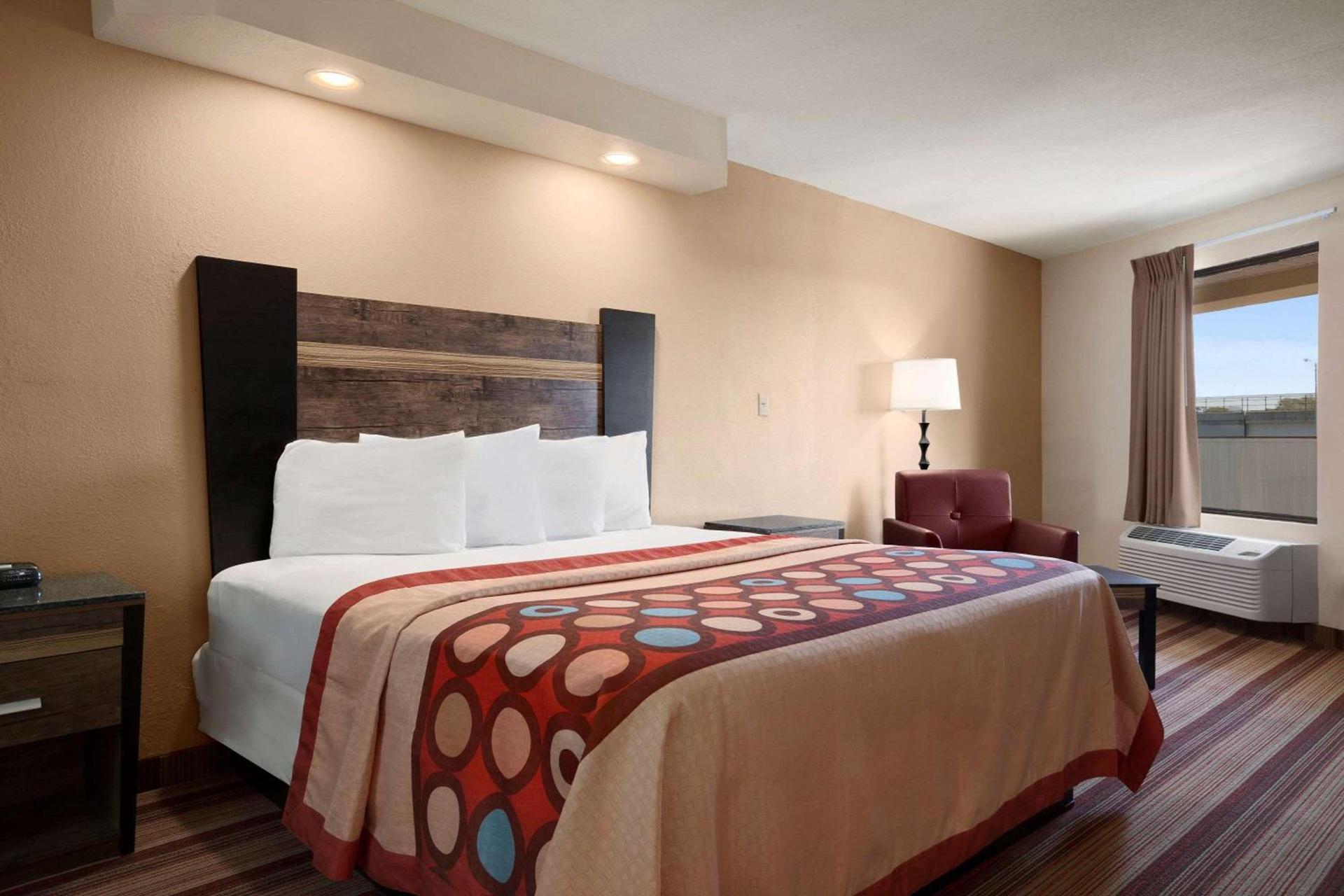 Super 8 by Wyndham Rahway/Newark photo 21