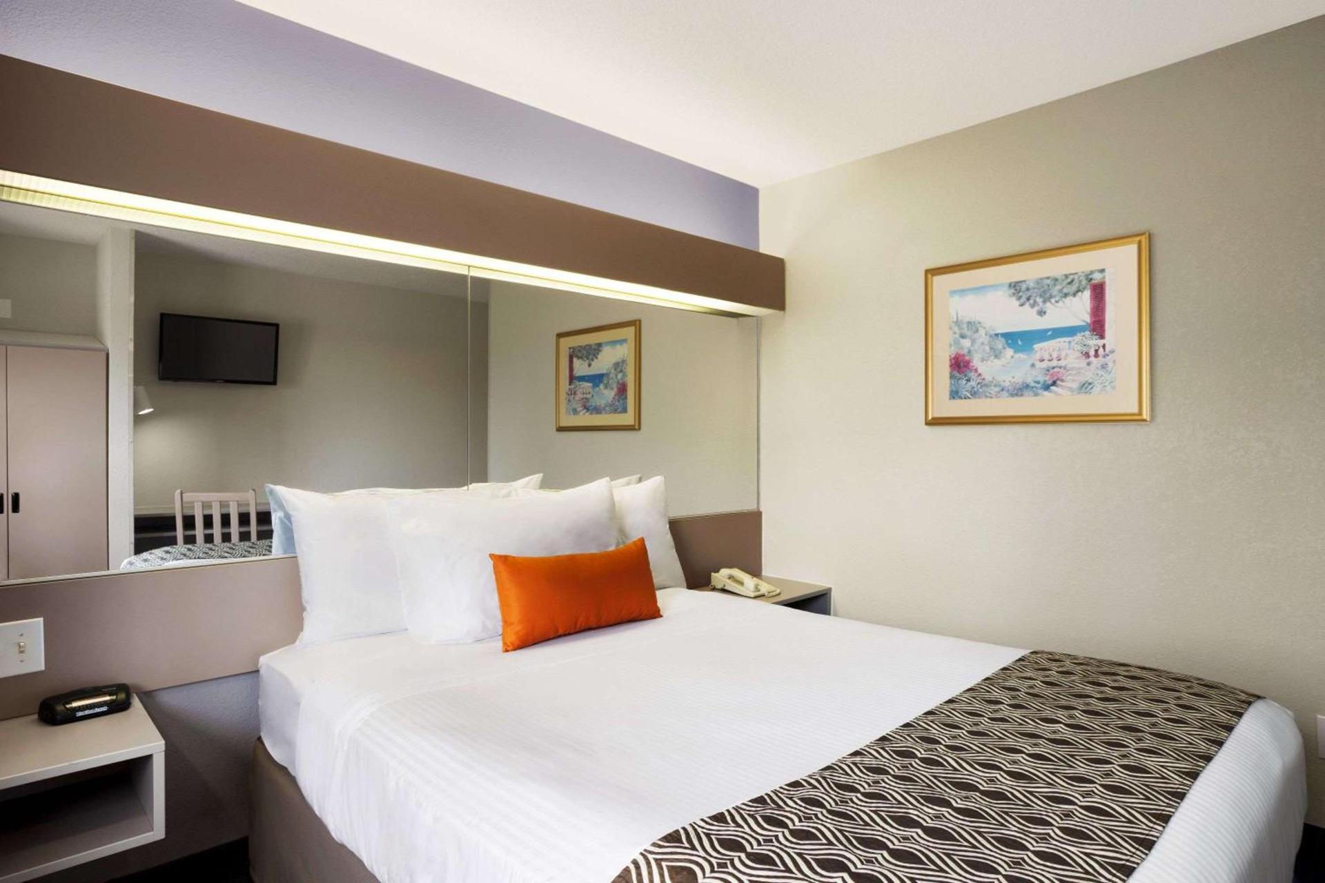 Microtel Inn By Wyndham Louisville East photo 38
