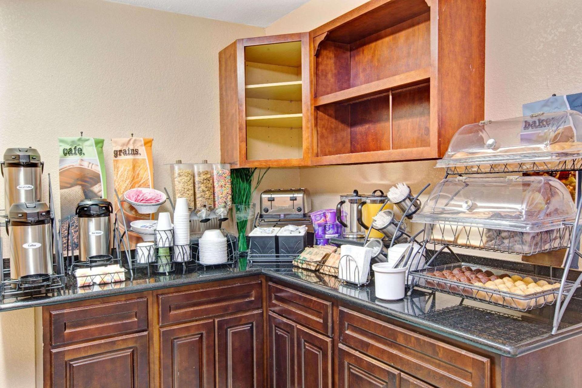 Microtel Inn & Suites by Wyndham Gatlinburg photo 15