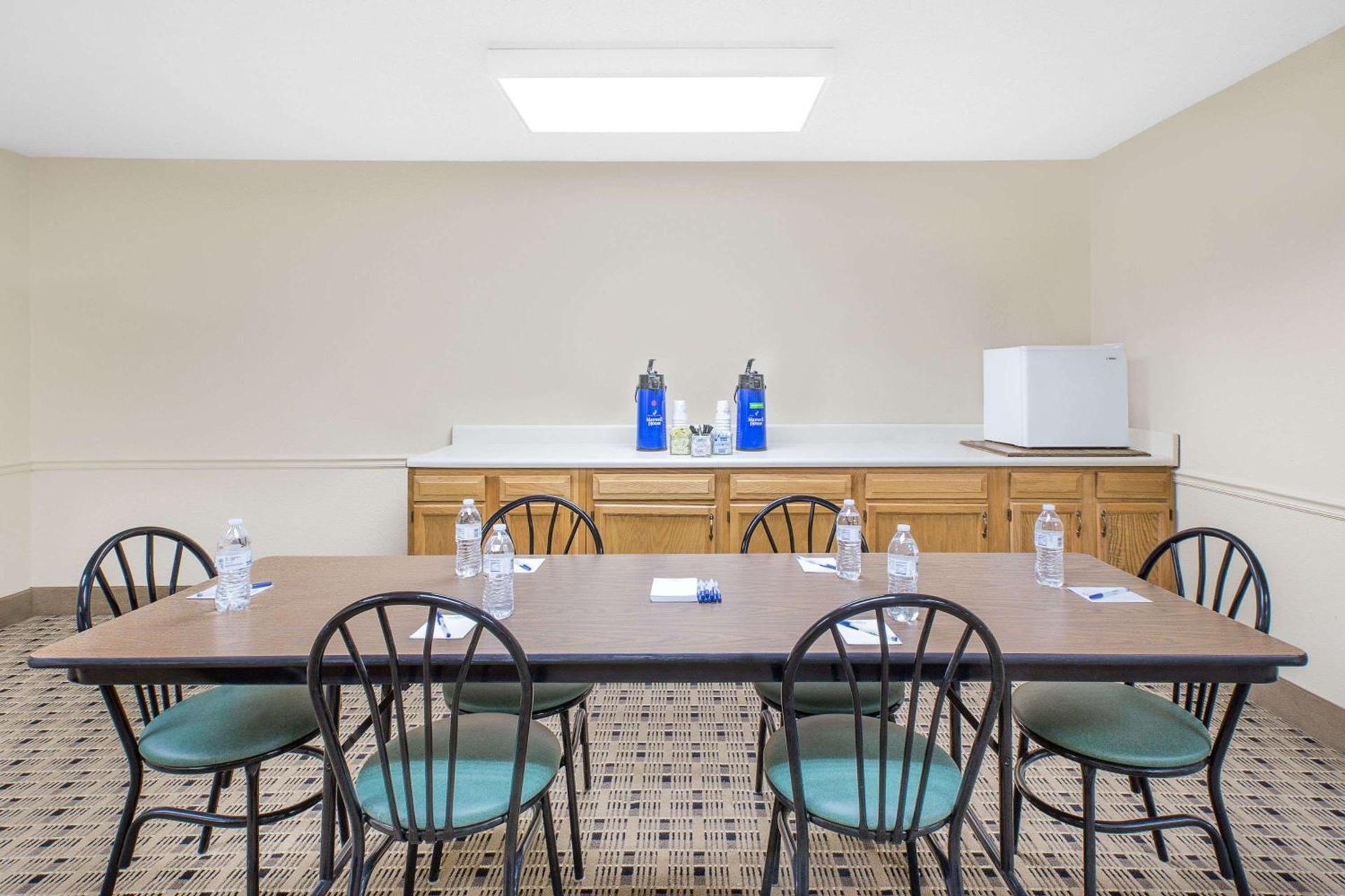 Microtel Inn & Suites by Wyndham Franklin photo 3