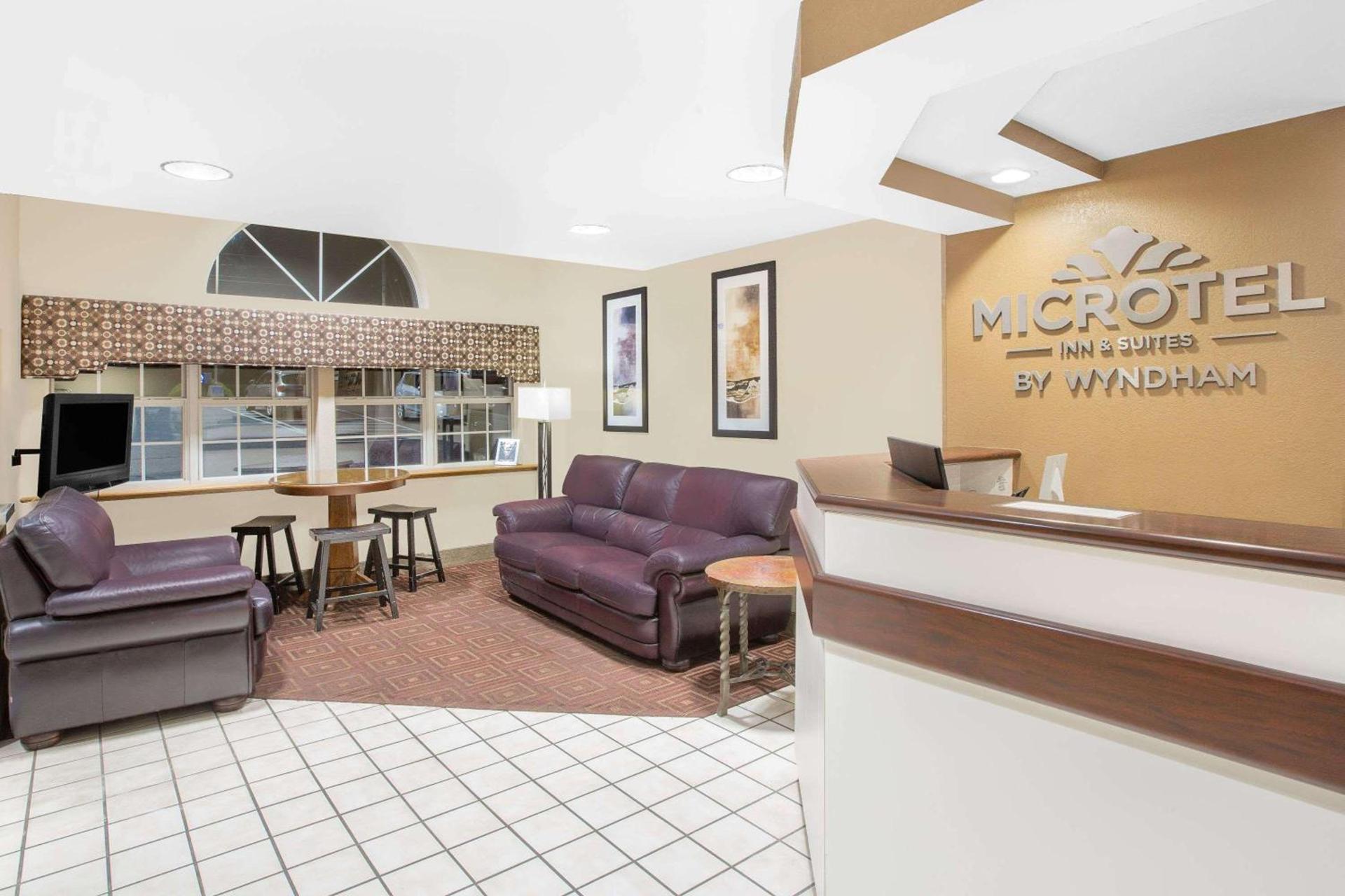Microtel Inn & Suites by Wyndham Franklin photo 5