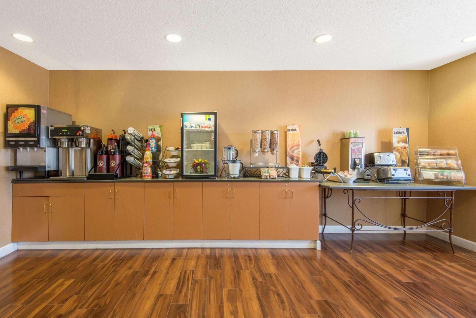 Microtel Inn & Suites photo 21