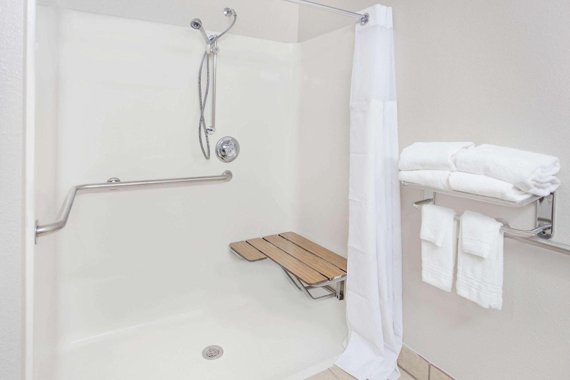 Microtel Inn and Suites by Wyndham Appleton photo 14