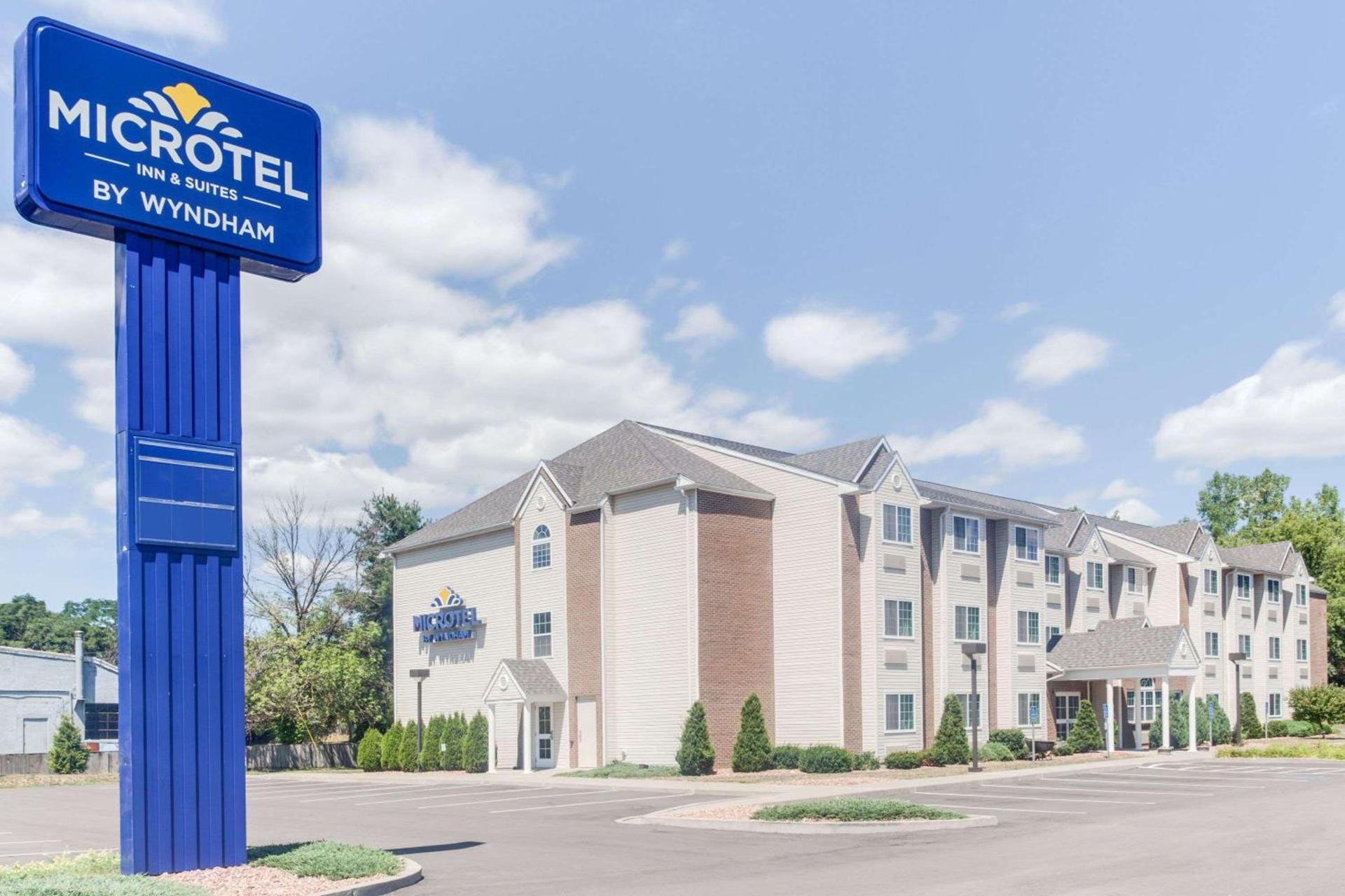 Microtel Inn & Suites Bath — hotel in Bath