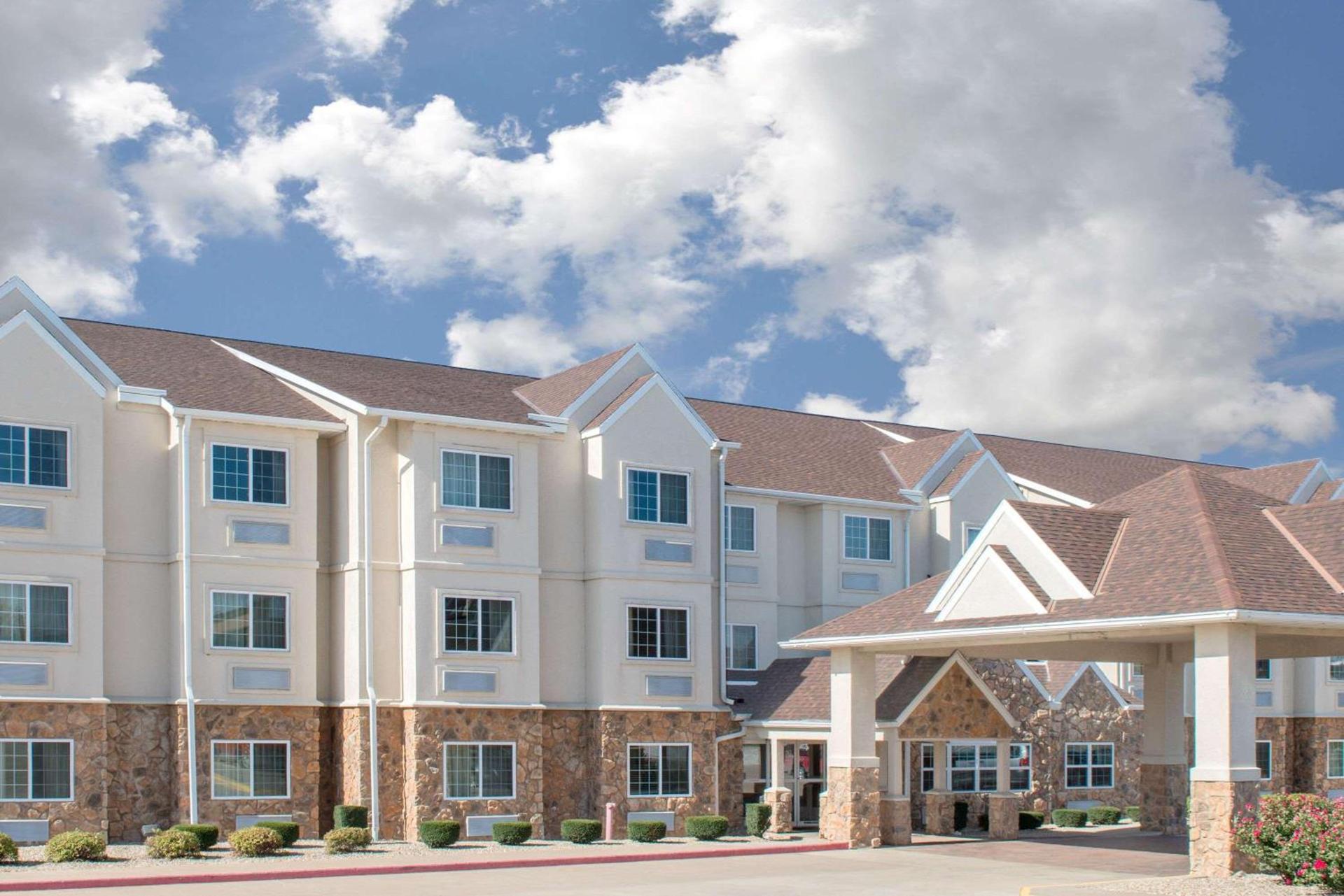 Microtel Inn & Suites by Wyndham Quincy Downtown - River Area — hotel in Quincy