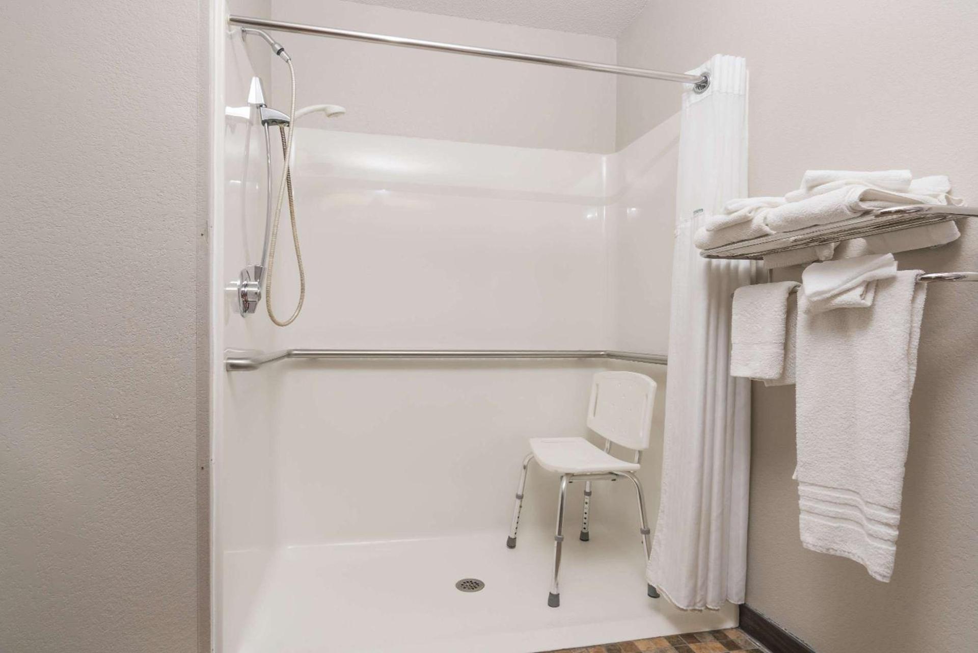 Microtel Inn & Suites by Wyndham Springfield photo 26