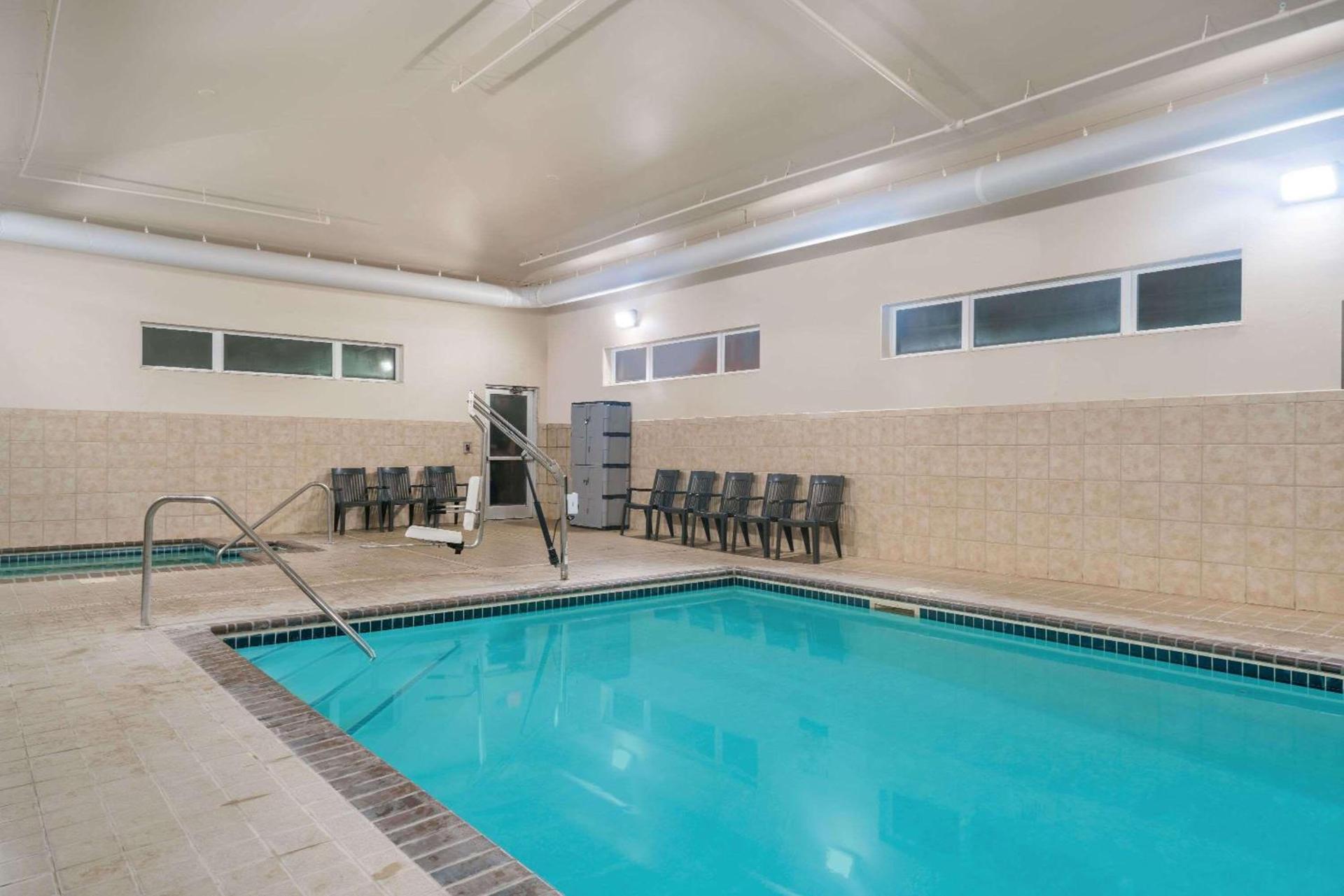 Microtel Inn & Suites by Wyndham Springfield photo 23