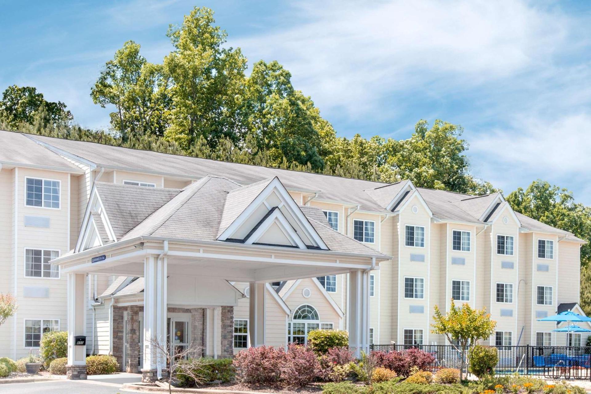 Microtel Inn & Suites by Wyndham Gardendale - Birmingham North photo 1