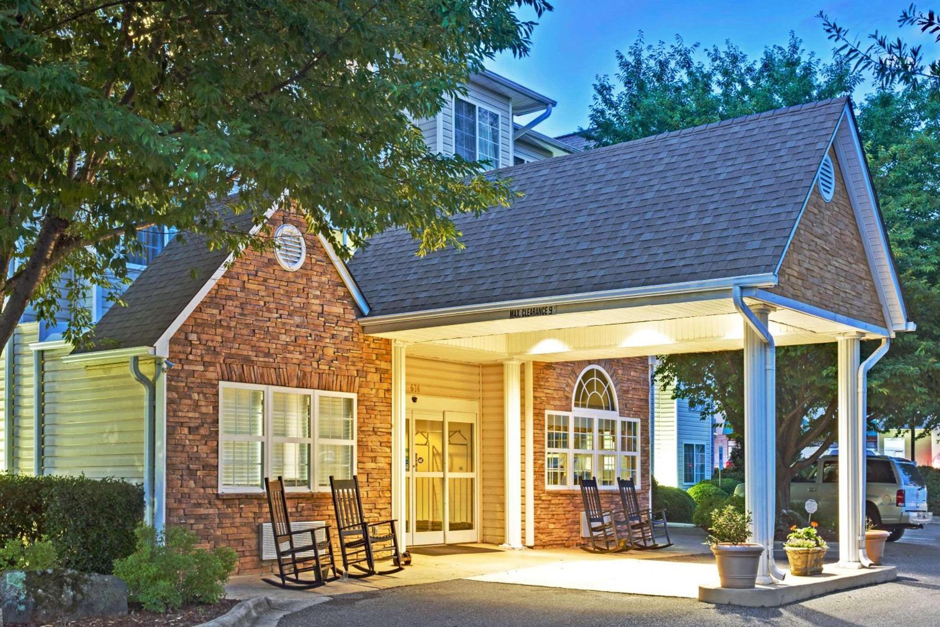 Microtel Inn & Suites by Wyndham Cherokee — hotel in Cherokee