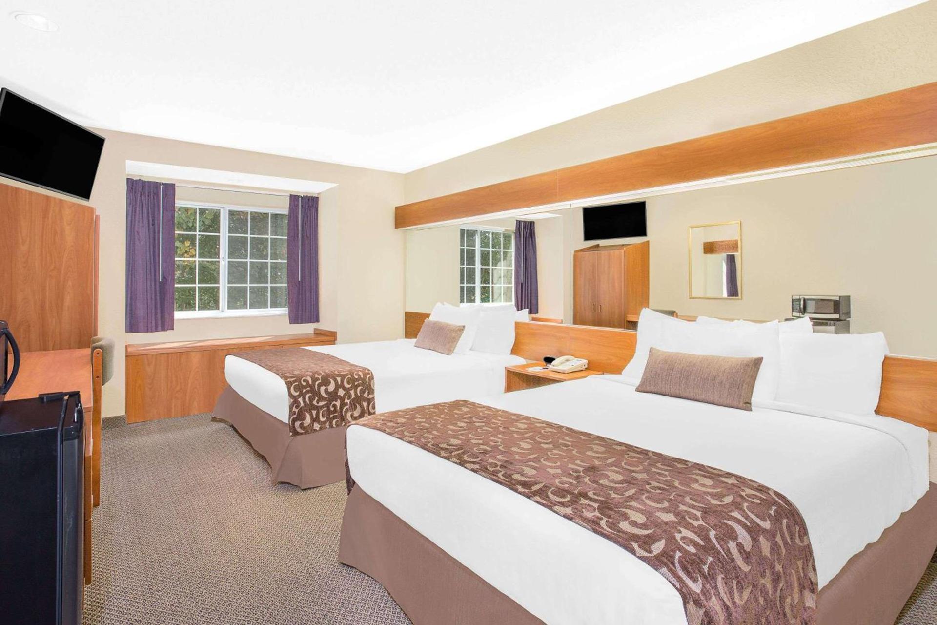 Microtel Inn & Suites Beckley East photo 30
