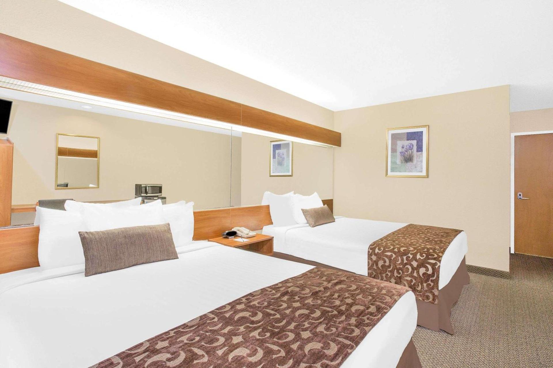 Microtel Inn & Suites Beckley East photo 31