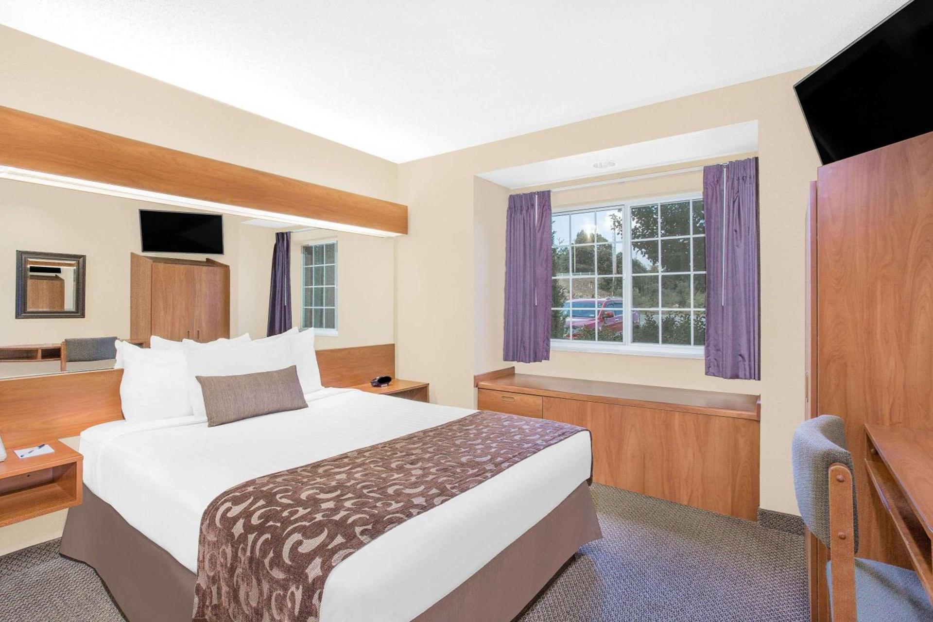 Microtel Inn & Suites Beckley East photo 32
