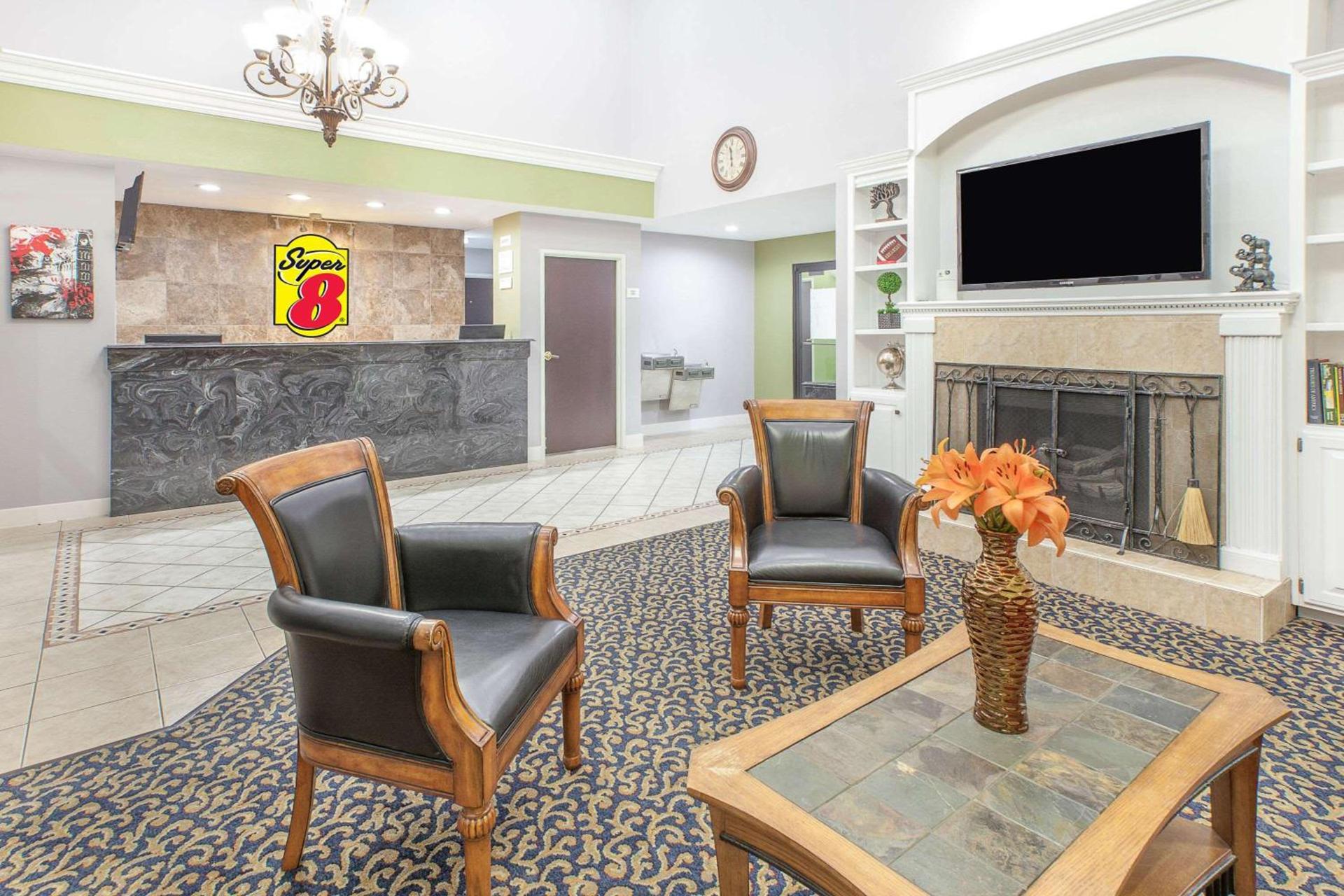 Super 8 by Wyndham Lowell/Bentonville/Rogers Area photo 13