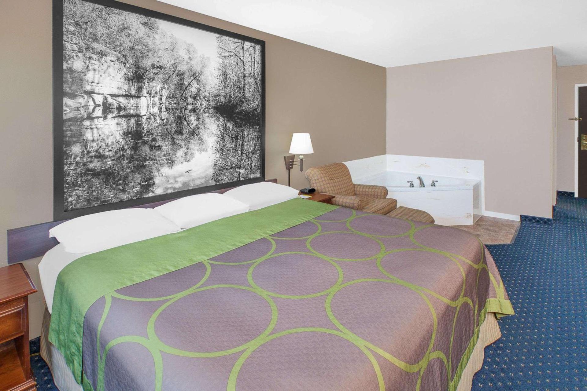 Super 8 by Wyndham Lowell/Bentonville/Rogers Area photo 12