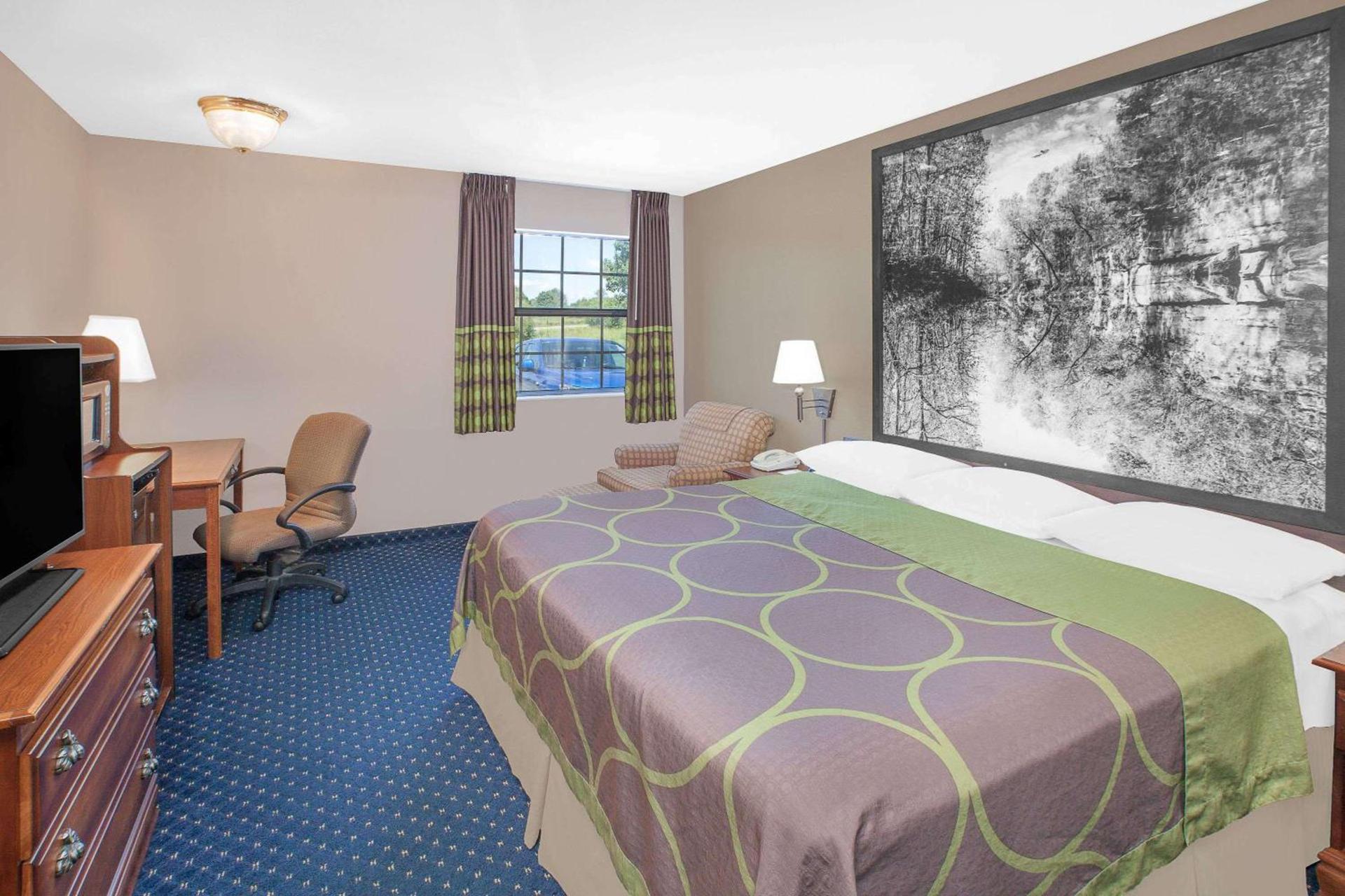 Super 8 by Wyndham Lowell/Bentonville/Rogers Area photo 9