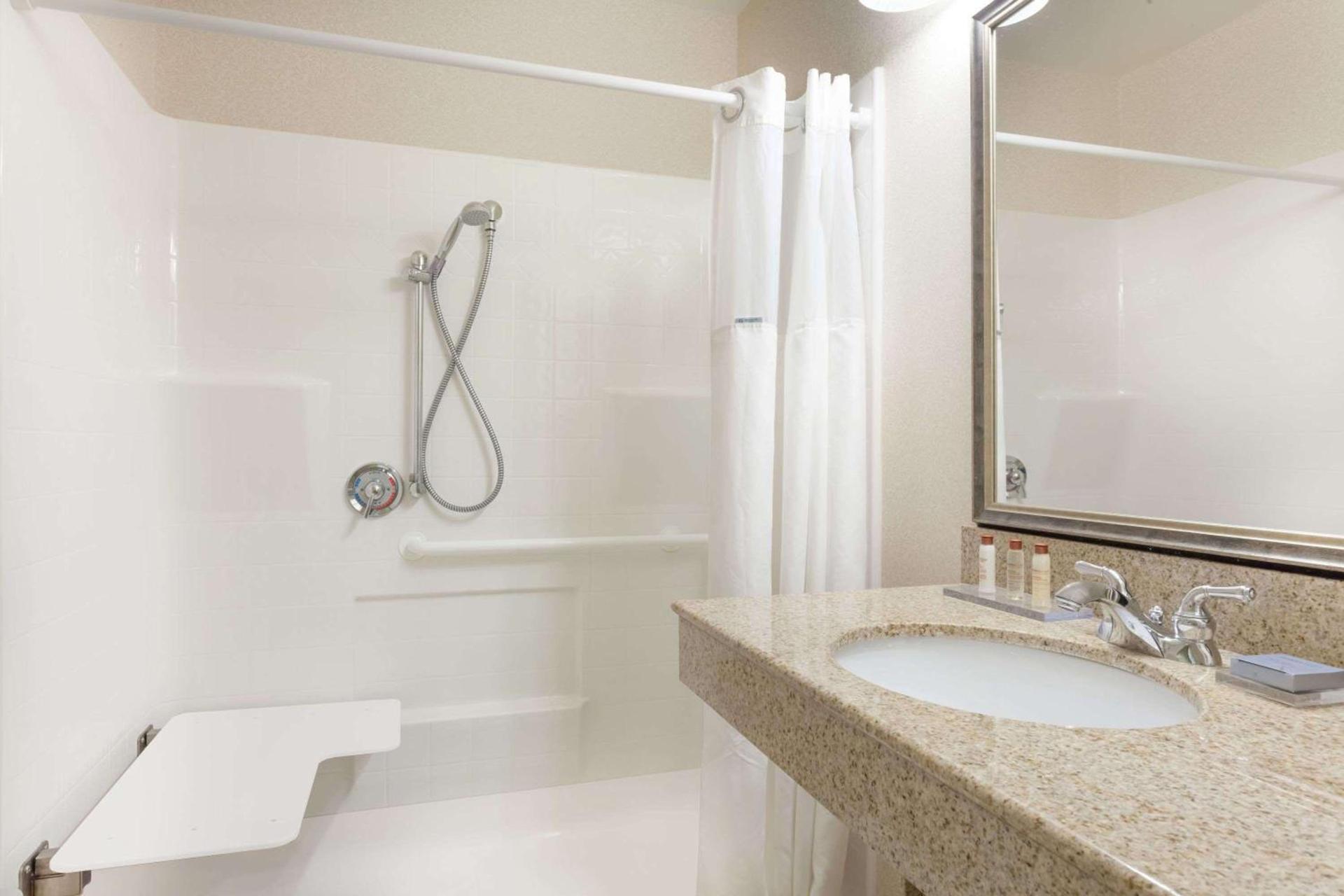 Lexington Expo Hotel by IHG photo 29